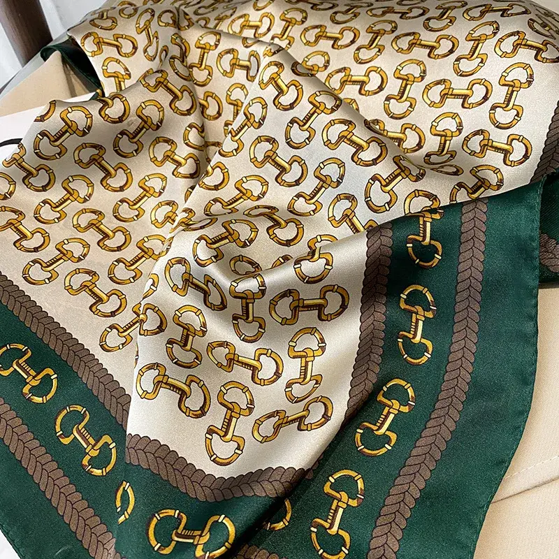 2024 New Fashion 70X70cmPrinted Women's Scarf Pashmina Silk Scarf Square Shawl Decorative Headband Neck Luxury Design Bandana