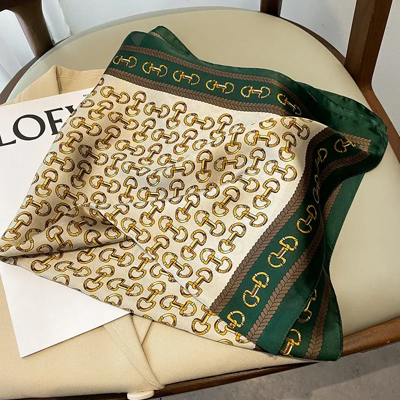 2024 New Fashion 70X70cmPrinted Women's Scarf Pashmina Silk Scarf Square Shawl Decorative Headband Neck Luxury Design Bandana