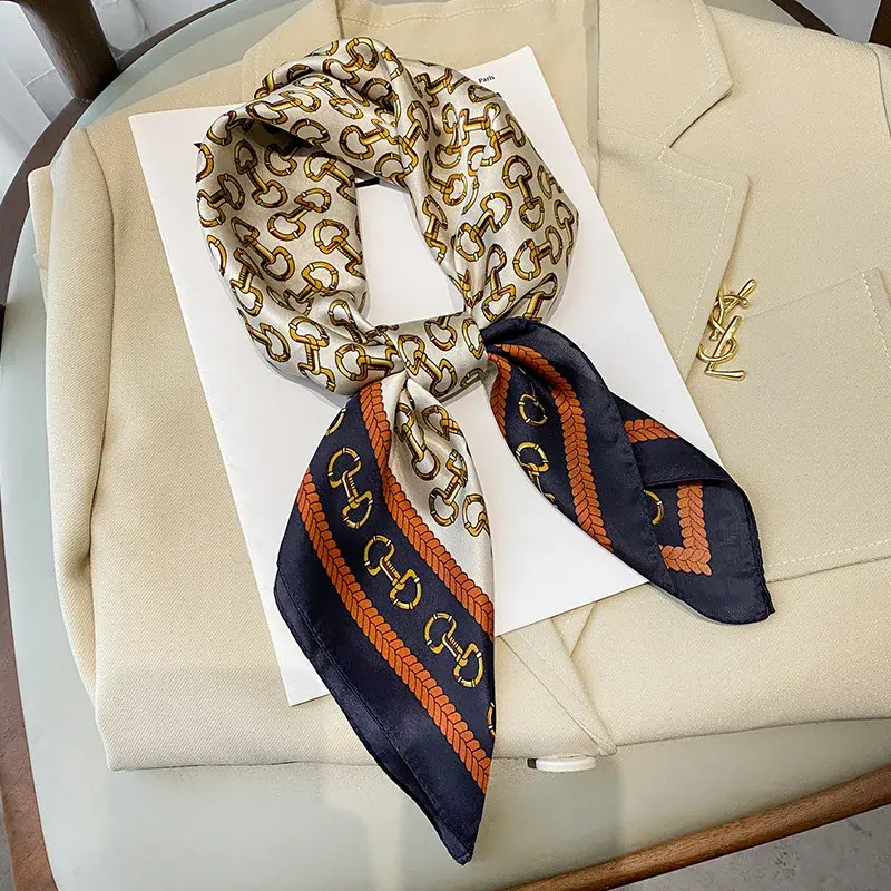 2024 New Fashion 70X70cmPrinted Women's Scarf Pashmina Silk Scarf Square Shawl Decorative Headband Neck Luxury Design Bandana