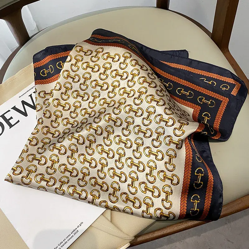 2024 New Fashion 70X70cmPrinted Women's Scarf Pashmina Silk Scarf Square Shawl Decorative Headband Neck Luxury Design Bandana