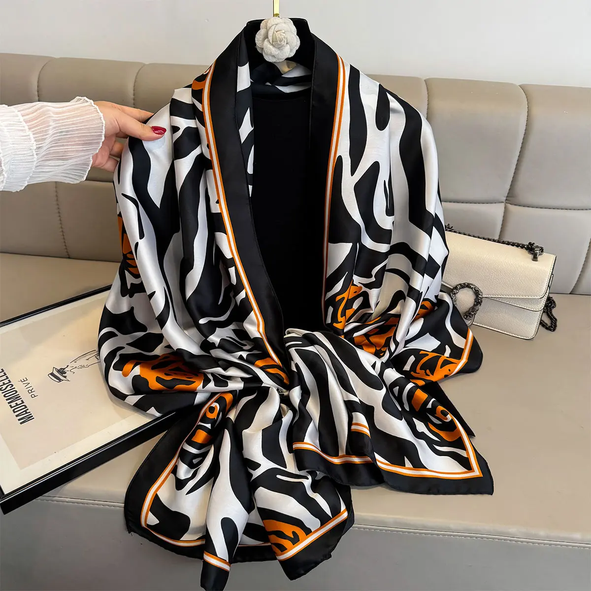 Luxury Brand Women Scarf Summer Silk Shawl Lady Wrap Soft Female Echarpe Designer Beach Stole Bandanna foulard muffler