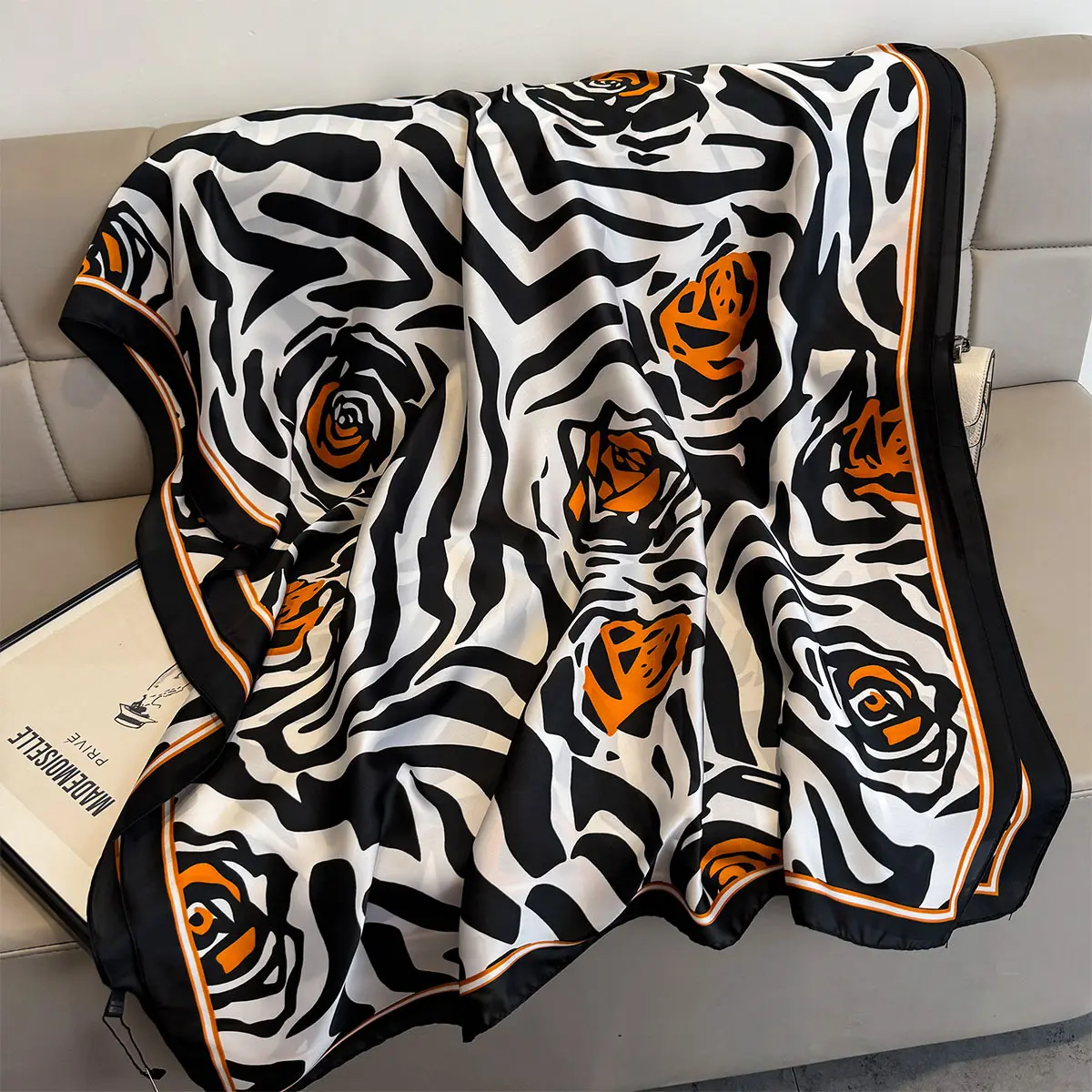 Luxury Brand Women Scarf Summer Silk Shawl Lady Wrap Soft Female Echarpe Designer Beach Stole Bandanna foulard muffler