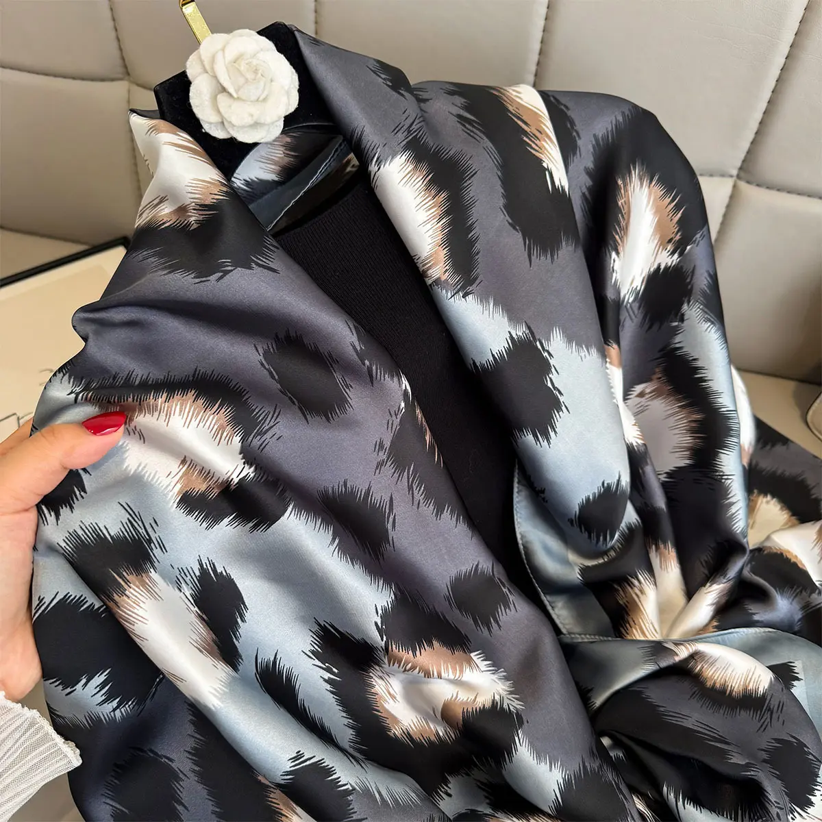 Summer Sunscreen  Bandanna Popular Leopard Print Silk Scarves Fashion Large Shawl Lady Seaside Beach Towel Foulard