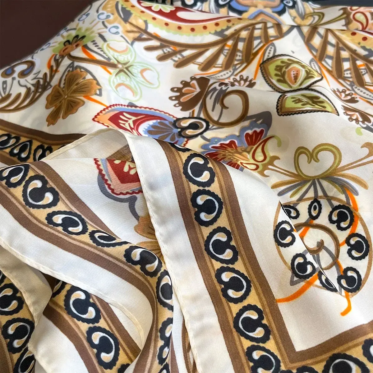 2025 New Paisley Printed Bandana Scarf Lightweight Soft Satin Stylish Versatile Neck Scarf For Women Hairbands Headscarf