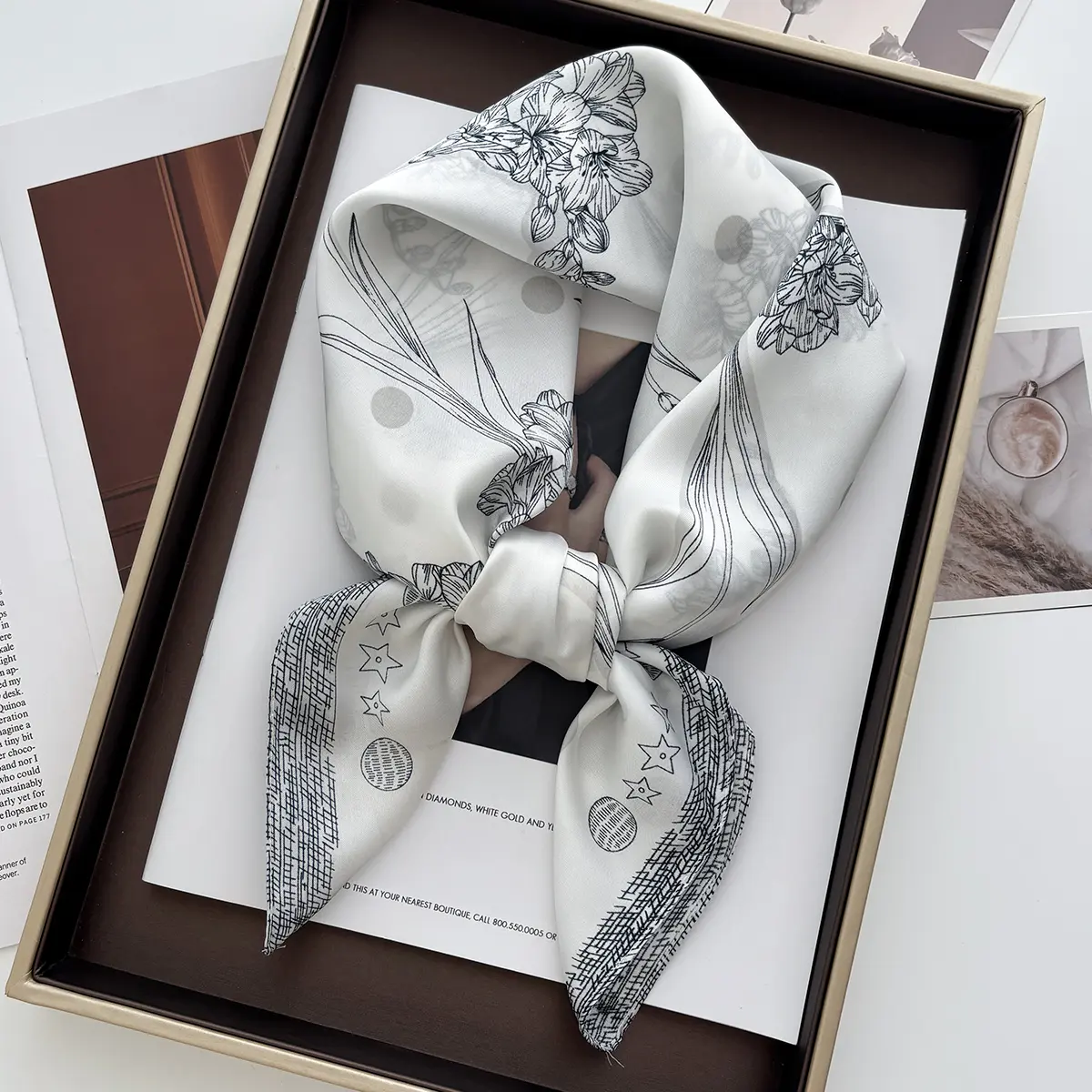 Luxury Floral Print Satin Women's 70cm Square Scarves Scarf Simple Bandana Small Hijab Wrap Hairbands Foulard Shawl