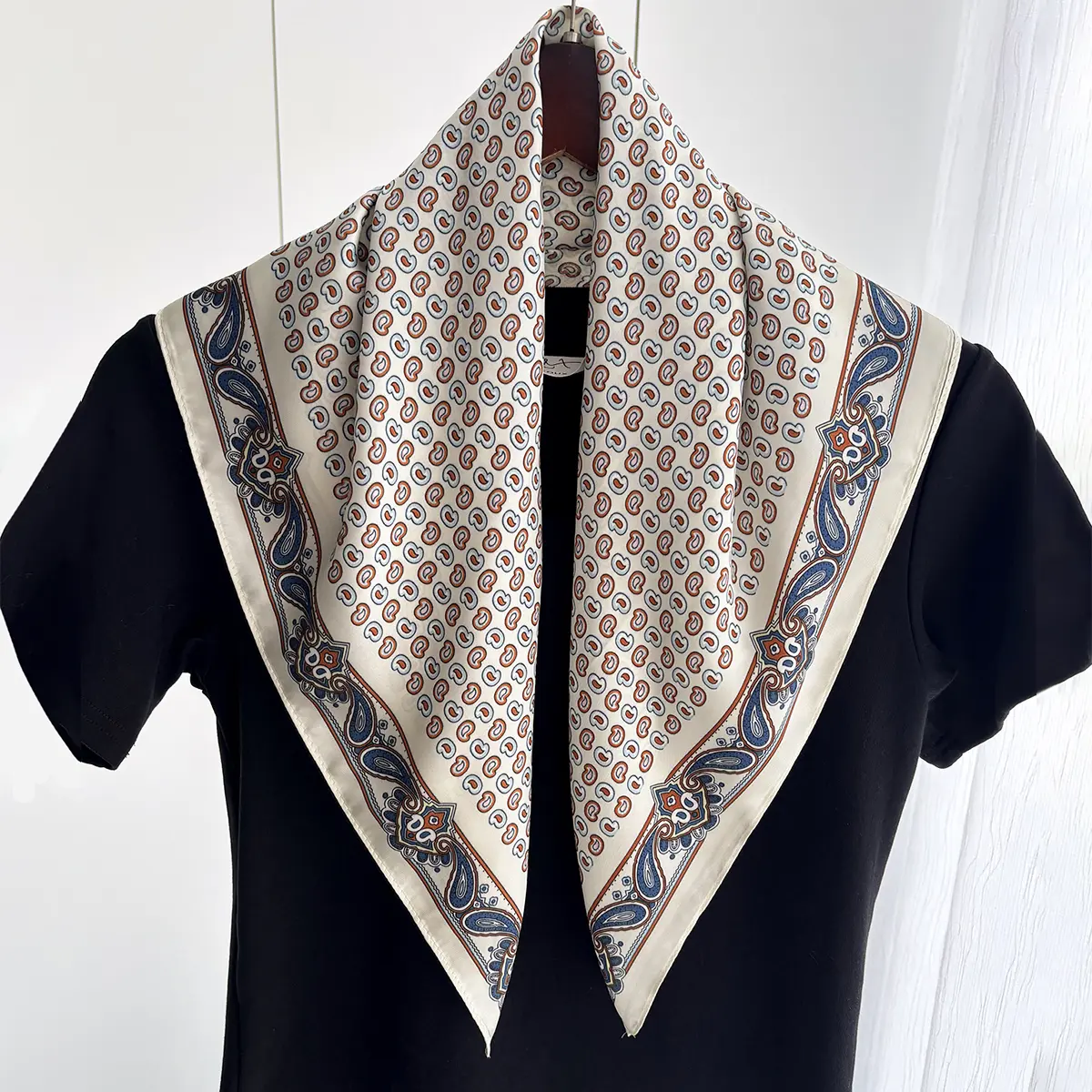 Luxury Floral Print Square Scarf Women Hijab Hair Bands Neckerchief Female Satin Shawl Ribbon Headband Fashion Wraps Bandana