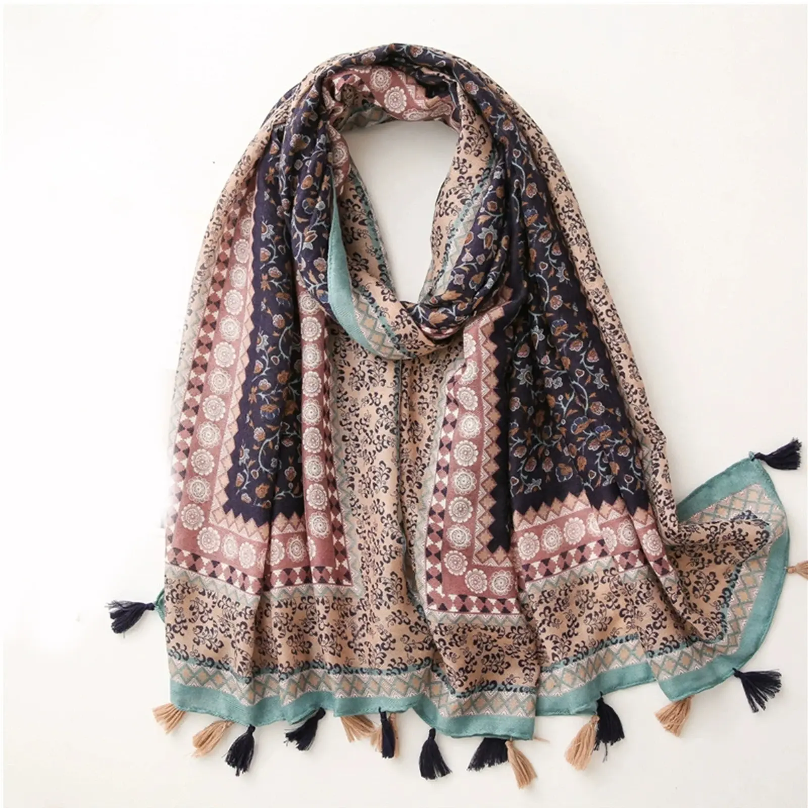 180 * 85cm Bandanna Muslim headscarf outdoor cotton and linen scarf the four seasons warm tassel shawl popular print beach towel