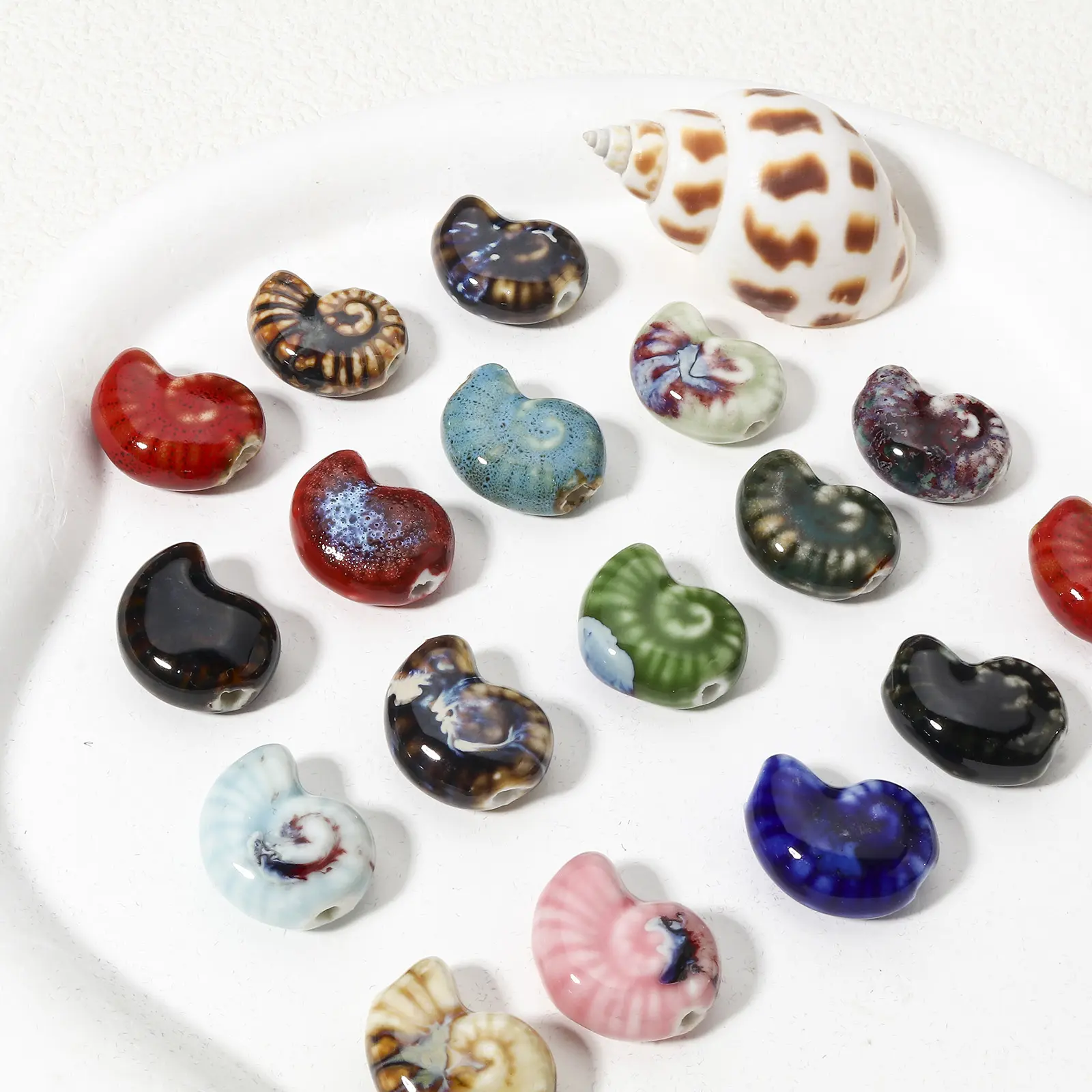 10 PCs 3D Ceramic Ocean Jewelry Beads For DIY Charm Jewelry Making Conch/ Sea Snail Bead About 21mm x 17mm, Hole: Approx 2mm