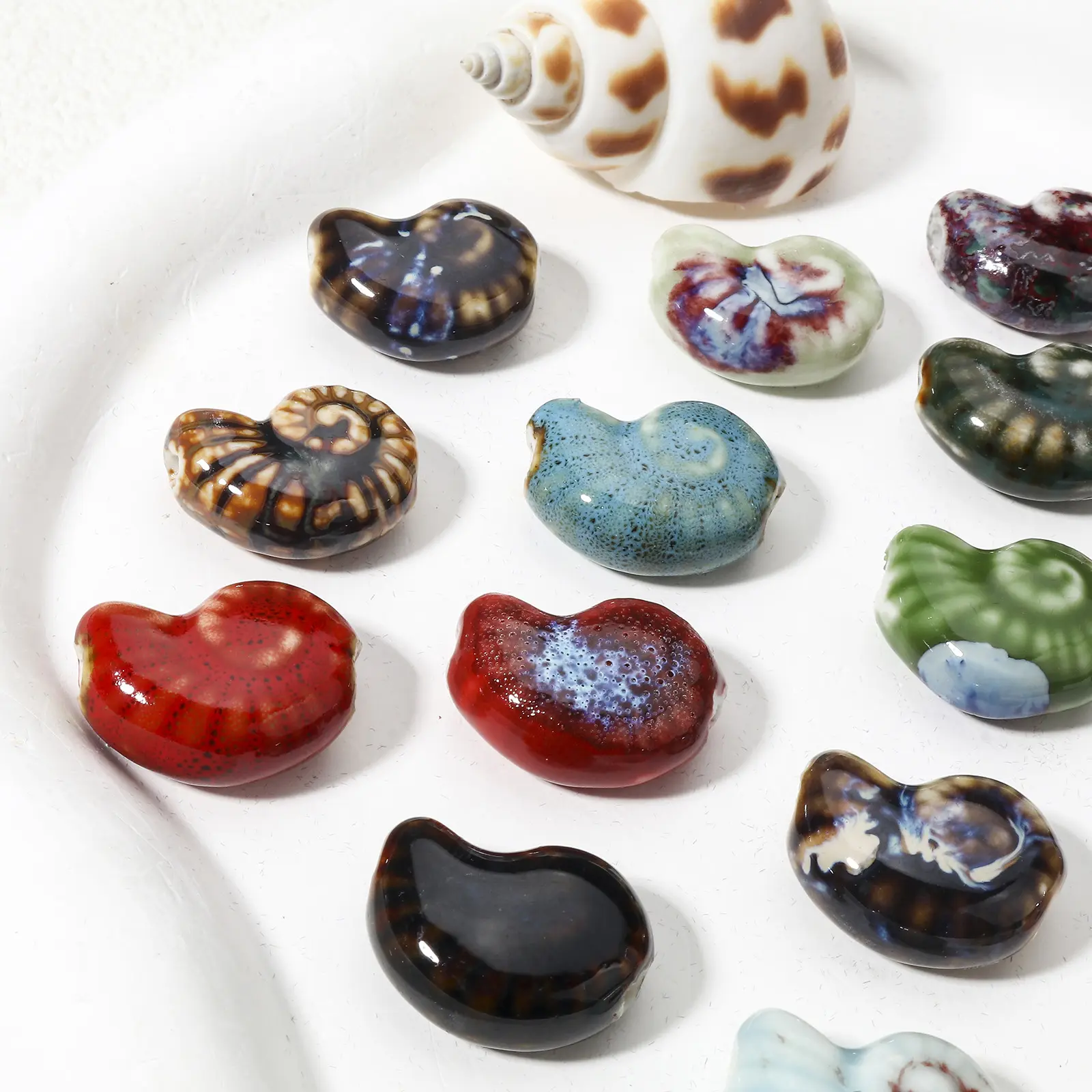 10 PCs 3D Ceramic Ocean Jewelry Beads For DIY Charm Jewelry Making Conch/ Sea Snail Bead About 21mm x 17mm, Hole: Approx 2mm
