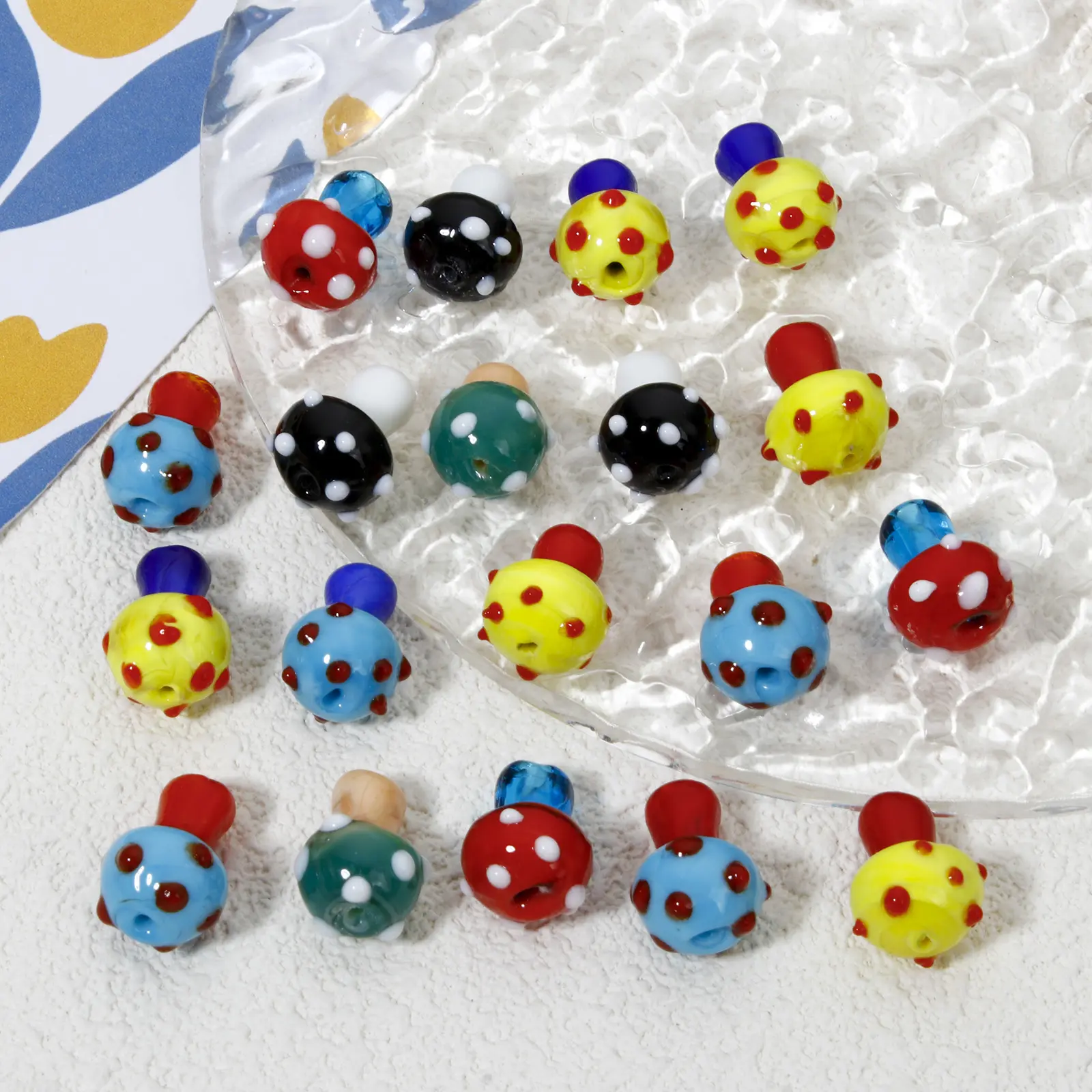 5 PCs 3D Dot Mushroom Lampwork Glass Flora Collection Beads For DIY Charm Jewelry Making About 16mm x 12mm, Hole: Approx 1.4mm