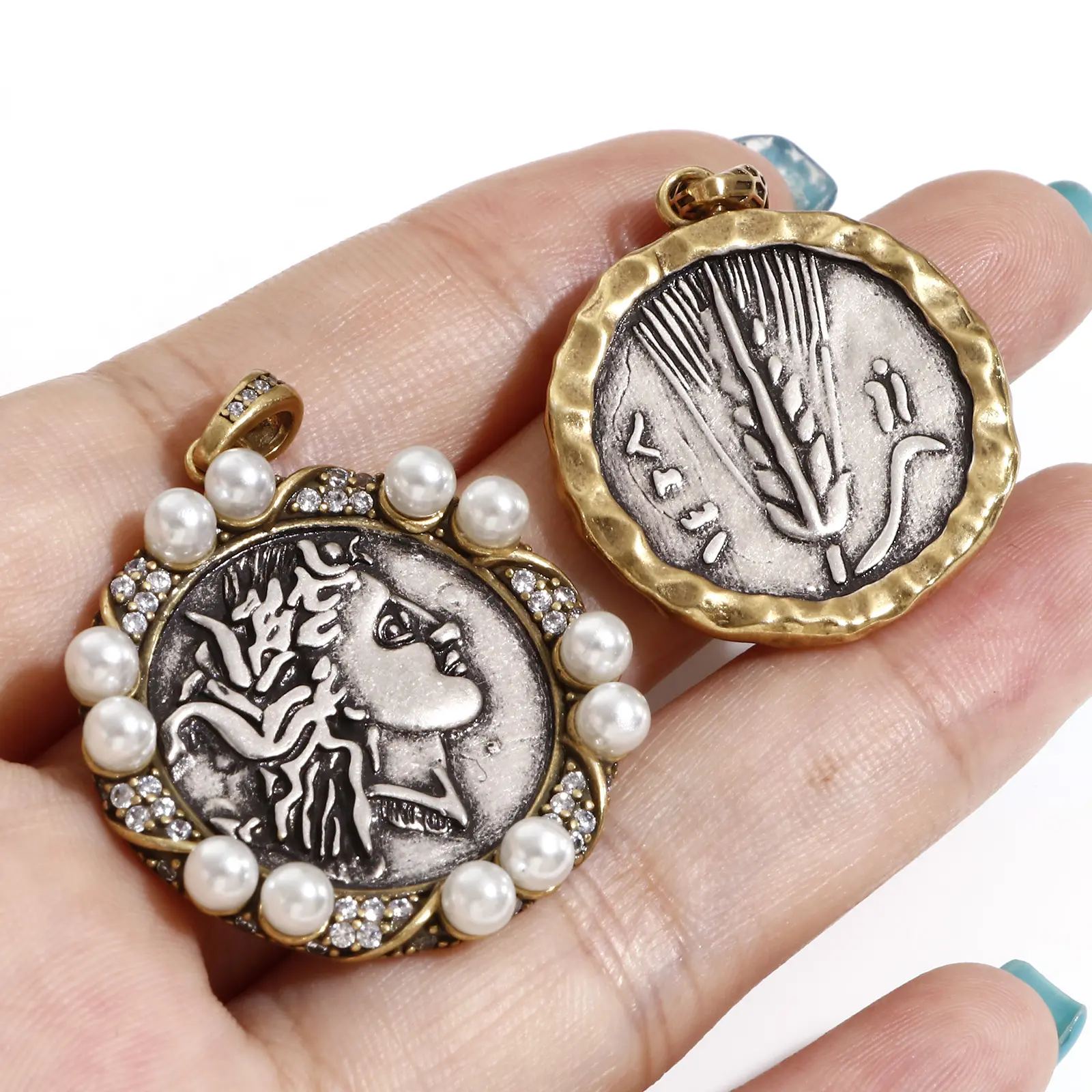 1 Piece Brass Coin Pendants Antique Silver Color Antique Bronze Two Tone Head Portrait Double Sided For DIY Jewelry Making
