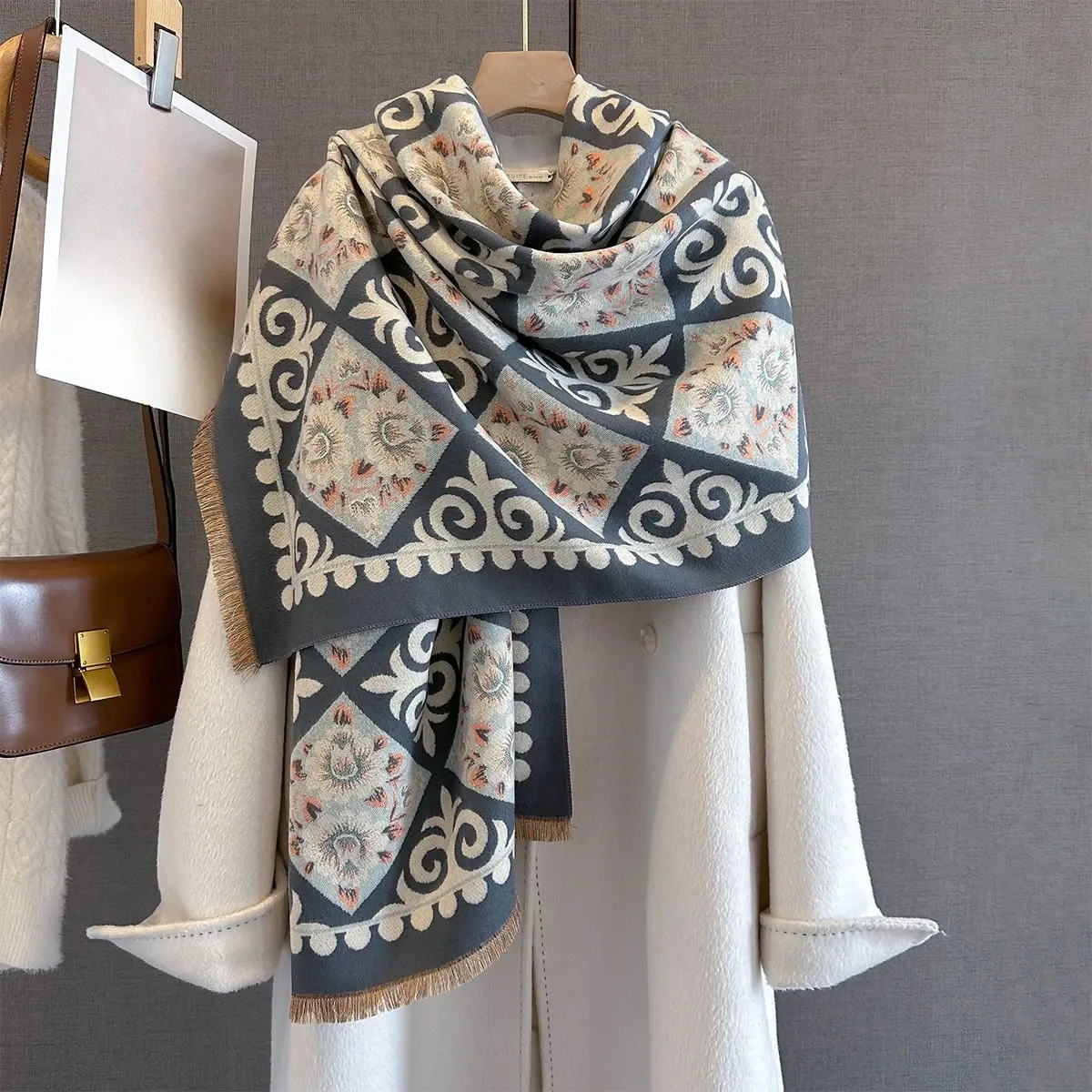 2025 Elegance Two-Sided Print Scarf For Women Soft Warm Pashmina Taessl Shawl Autumn Winter Outdoor Coldproof Windproof Blanket