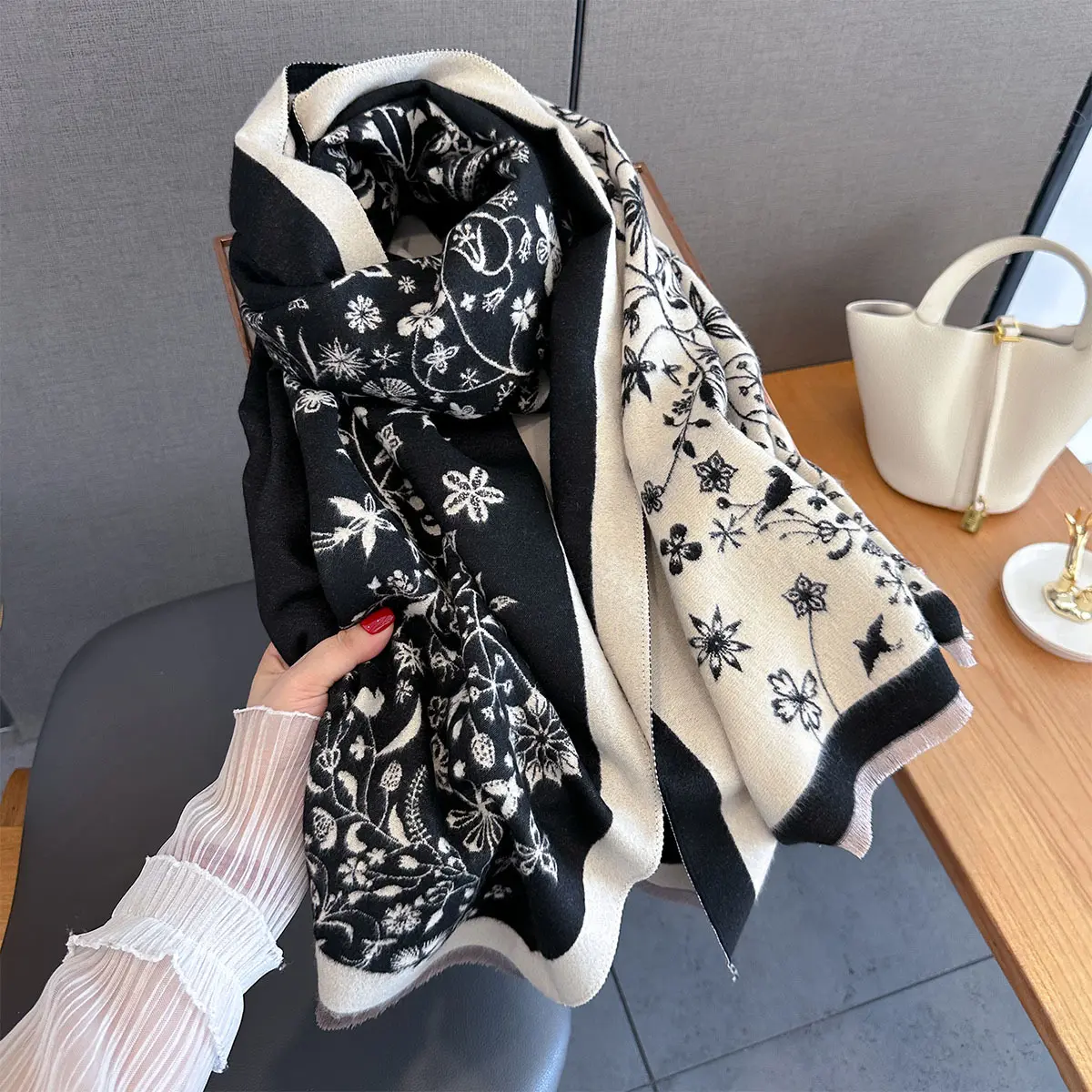 2025 Imitation Cashmere Length Tassel Scarf For Women Floral Print Autumn/Winter Warm Shawl Warps Coldproof Windproof Blanket