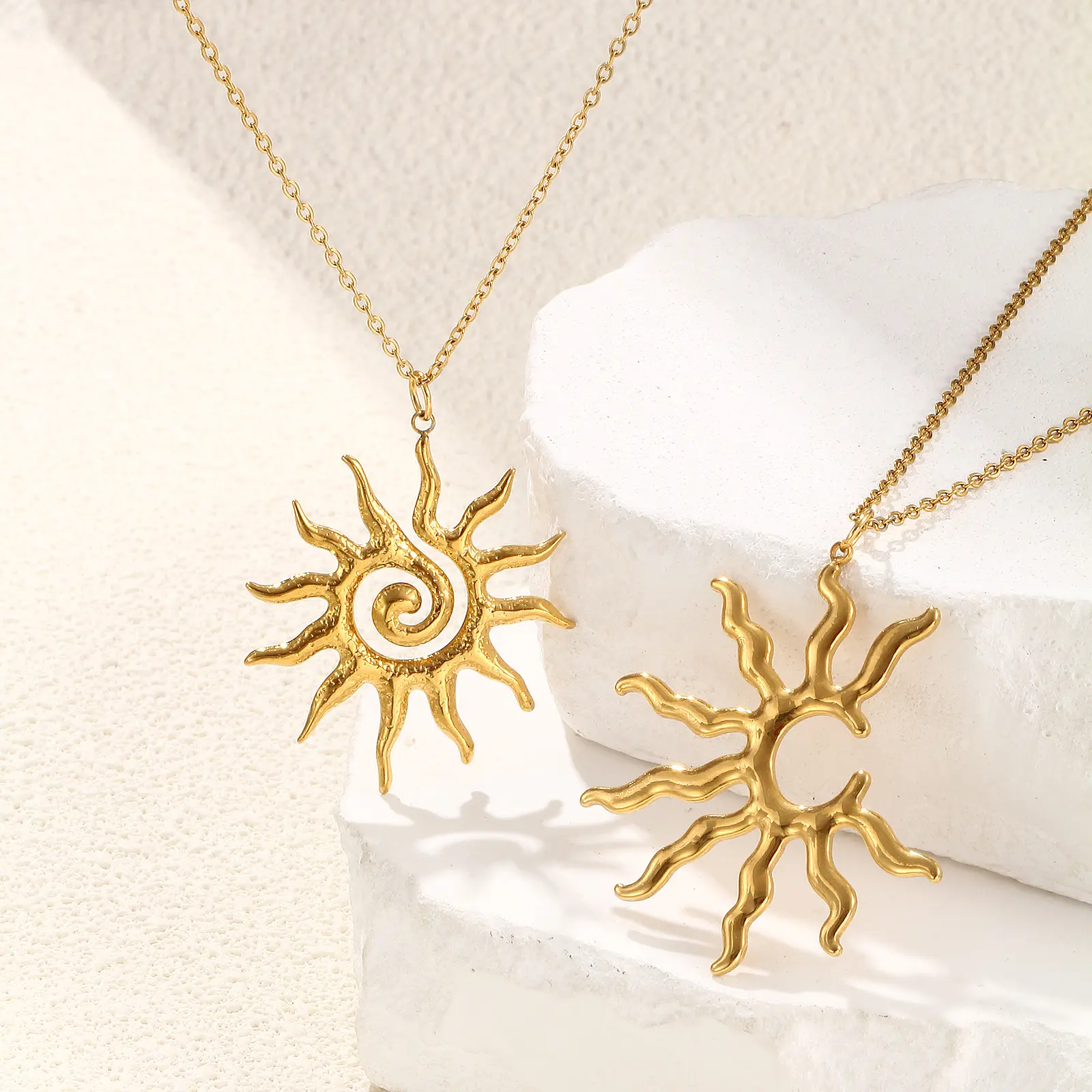 Stylish Galaxy 18K Real Gold Plated 304 Stainless Steel Link Cable Chain Sun Pendant Necklace For Women Gift, 1 Piece