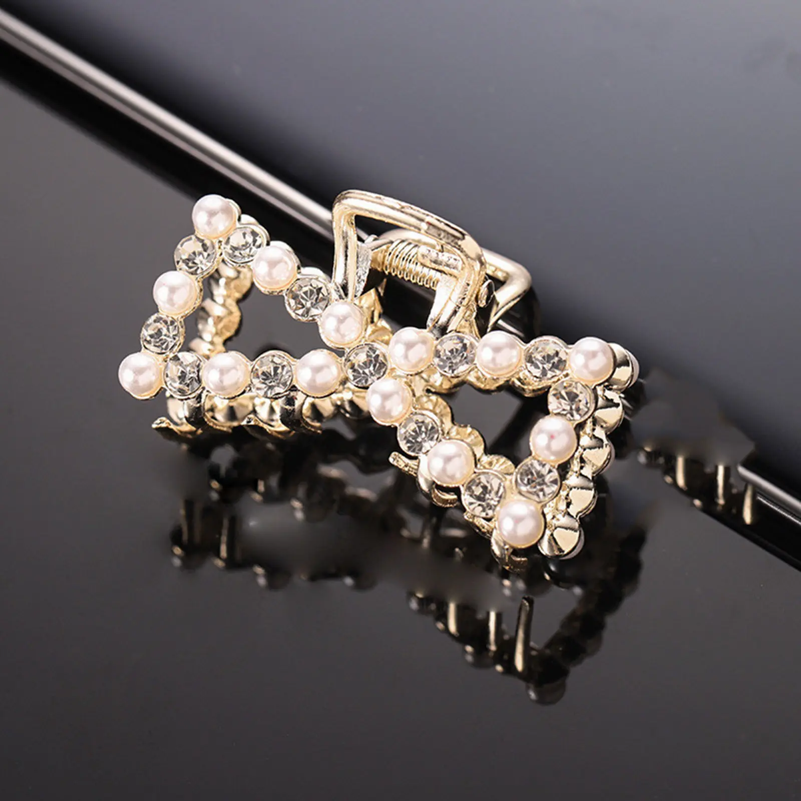 Women Girls Pearls Solid Beads Hair Claws Elegant Metal  Barrettes Headwear Hairpins Horsetail Hair Clips Hair Crab Accessories