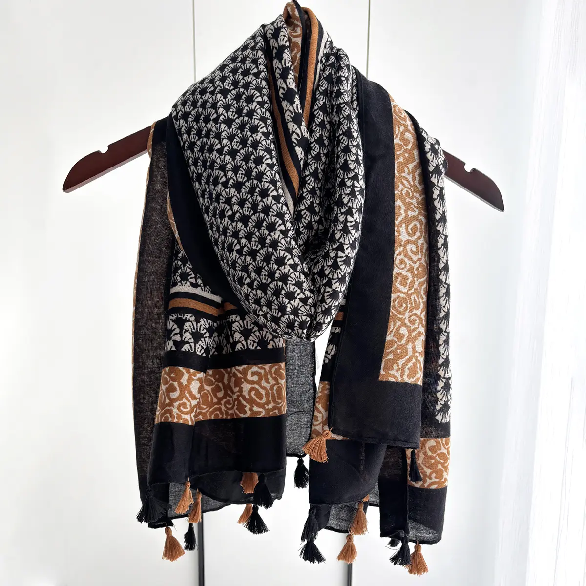 New Spring Women Cotton Scarf Beach Hijab Shawls and Wraps 2025 Luxury Brand Flower Female Foulard Echarpe Designer Bandana