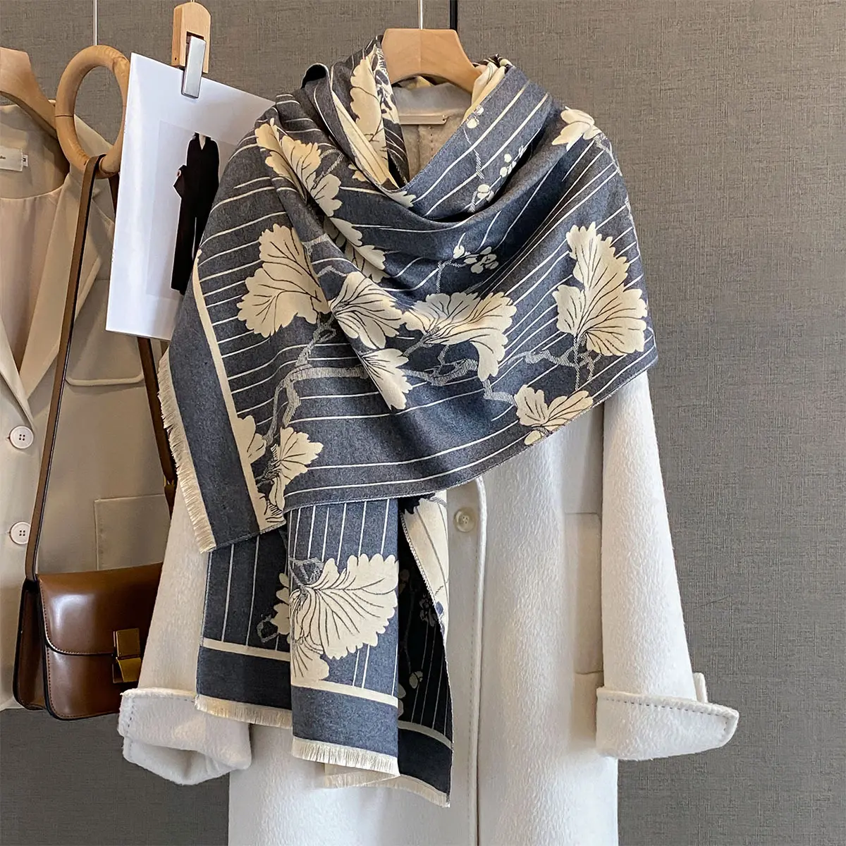 New Luxury Brand Two-Sided Jacquard Scarf Cashmere Soft Warm Fringe Pashmina Shawl Winter Coldproof Windproof Blanket