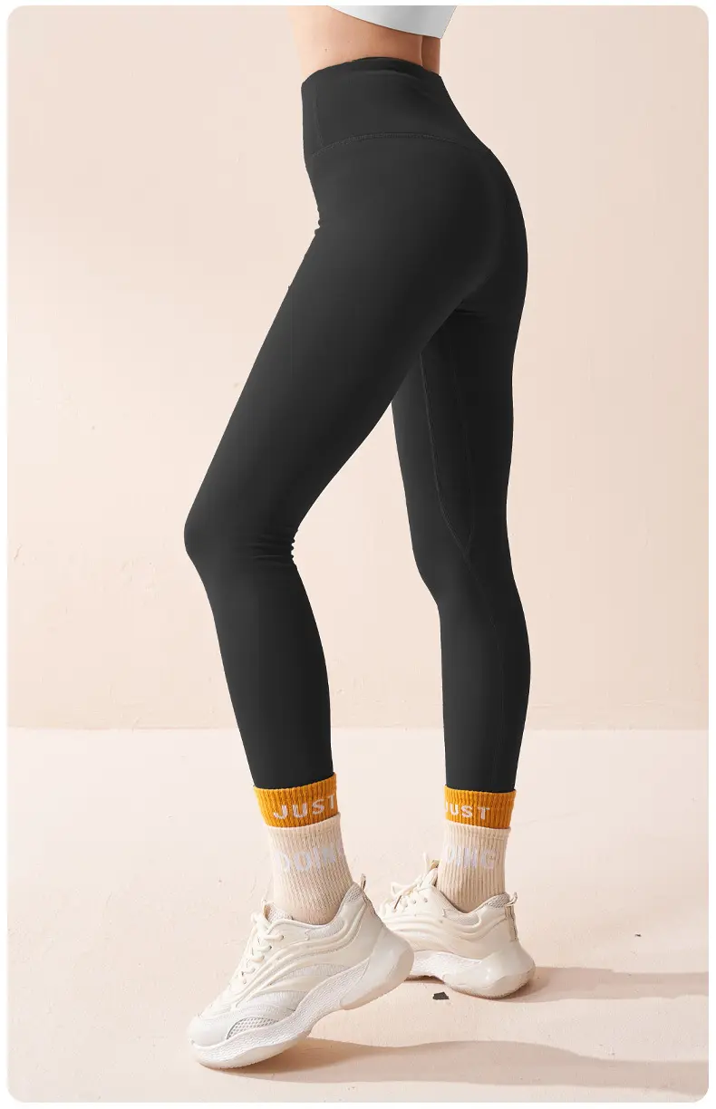2024 Thick Velvet Yoga Pants Autumn/Winter High Waist Women Tight Pants Peach Naked Large Professional Running Fitness Leggings