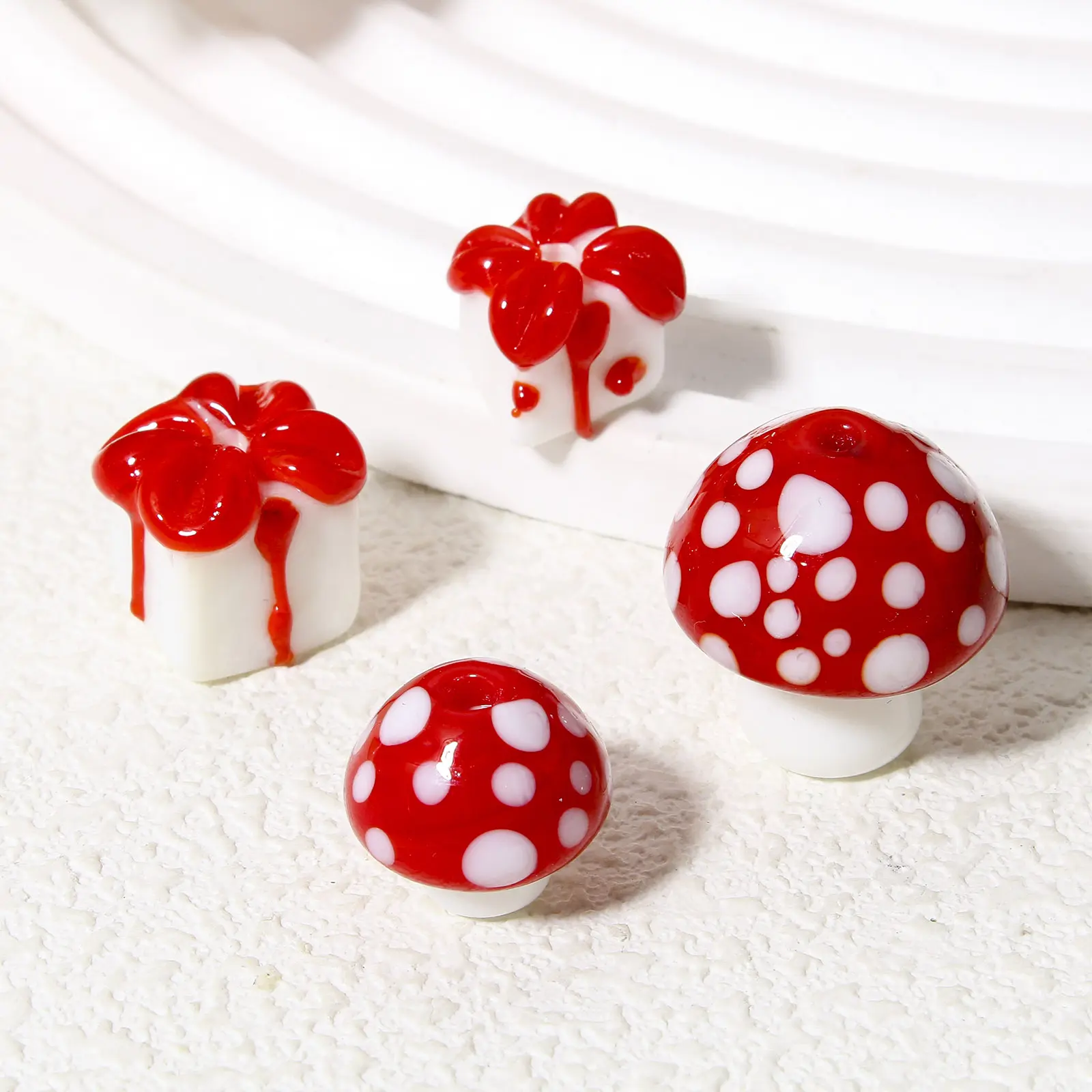 2 PCs White & Red Lampwork Beads 3D Glass Mushroom Bead For DIY Charm Jewelry Making Bracelets Neckalce Jewelry Findings