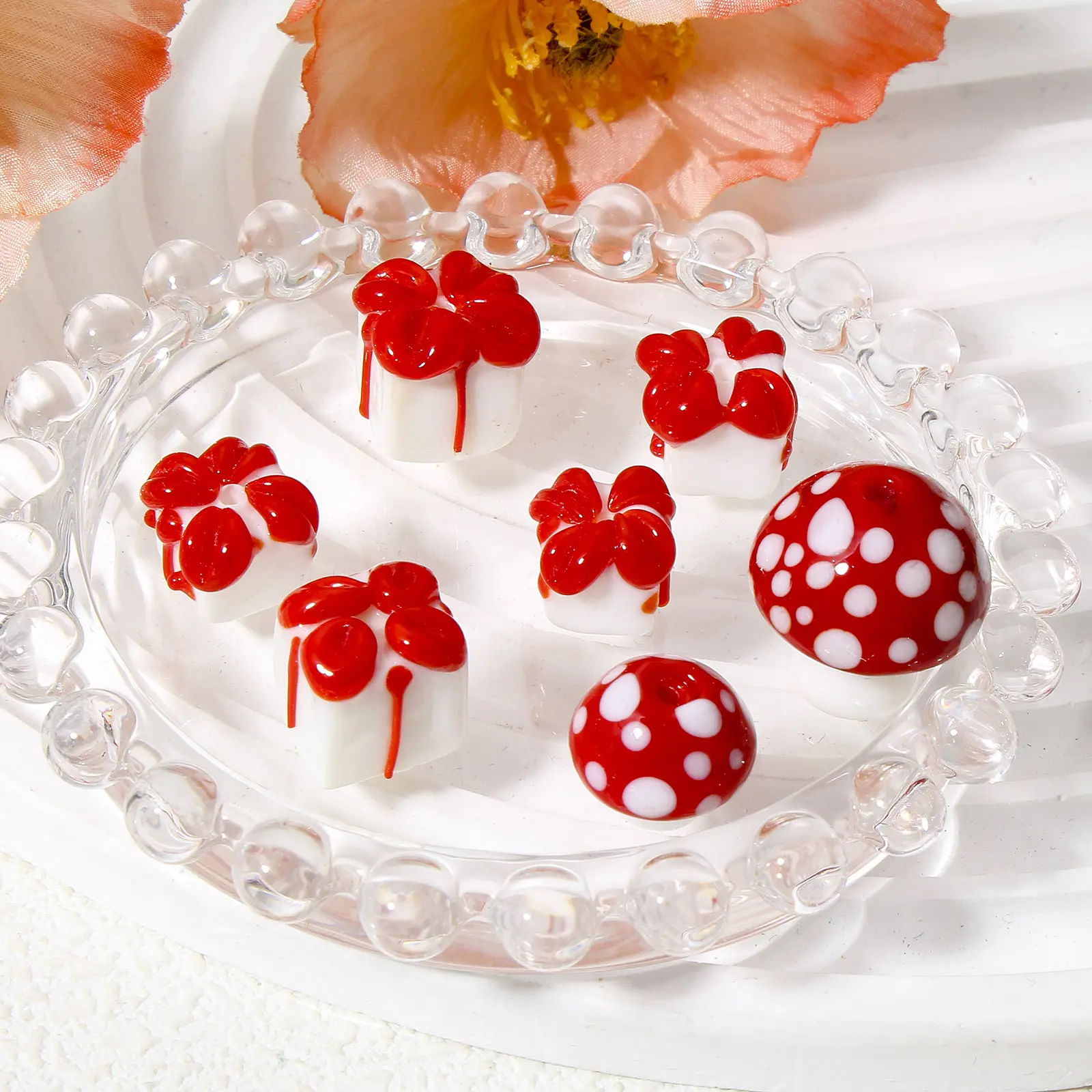 2 PCs White & Red Lampwork Beads 3D Glass Mushroom Bead For DIY Charm Jewelry Making Bracelets Neckalce Jewelry Findings