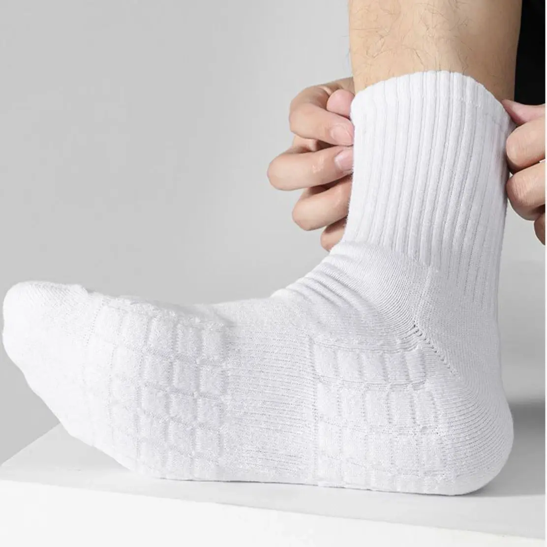 Men's Sports Socks Mesh Breathable Deodorant Massage Stockings Black and White Low Top Socks Basketball Soccer Cycling Socks