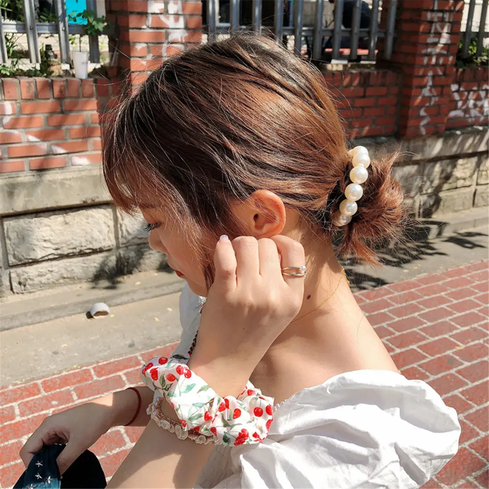 Fashion White Pearl Beaded Hair Rope French Elegant Bracelet Hair Scrunchies Women Girls Elastic Ponytail Bun Hairband Headwear