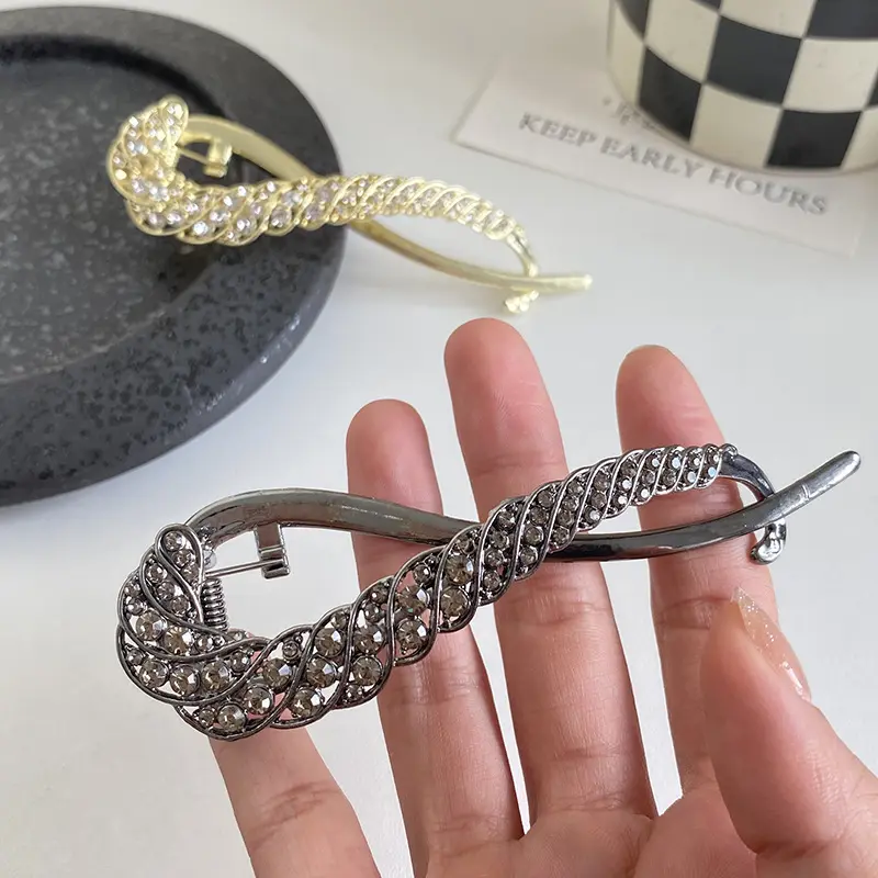 Fashion Luxury Rhinestone Hair Clip Frog Buckle Twisting Hairpin for Women Girls Makeup Washing Face Bangs Ponytail Bun Hairgrip