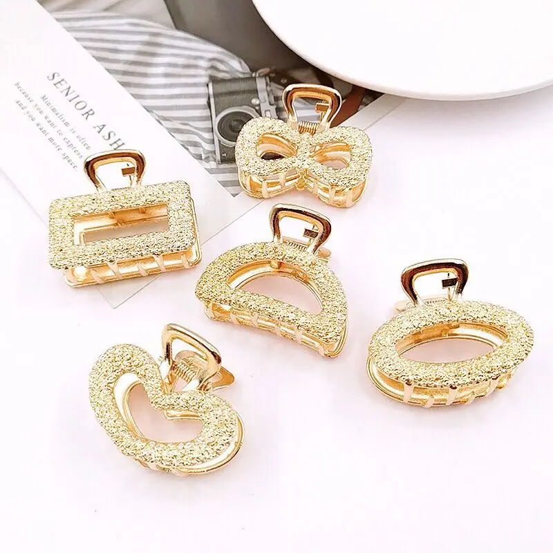 Fashion Pearl Rhinestone Hair Claw Clip Geometric Metal Heart Hairpins for Women Girls Bath Makeup Washing Face Clip Headwear