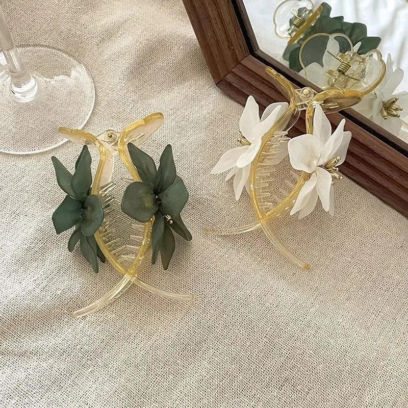 Fashion Solid Color Flower Hair Claw Acrylic Camellia Blossoms Hair Clips for Women Girls Bath Ponytail Bun Hairpins Xmas Gifts