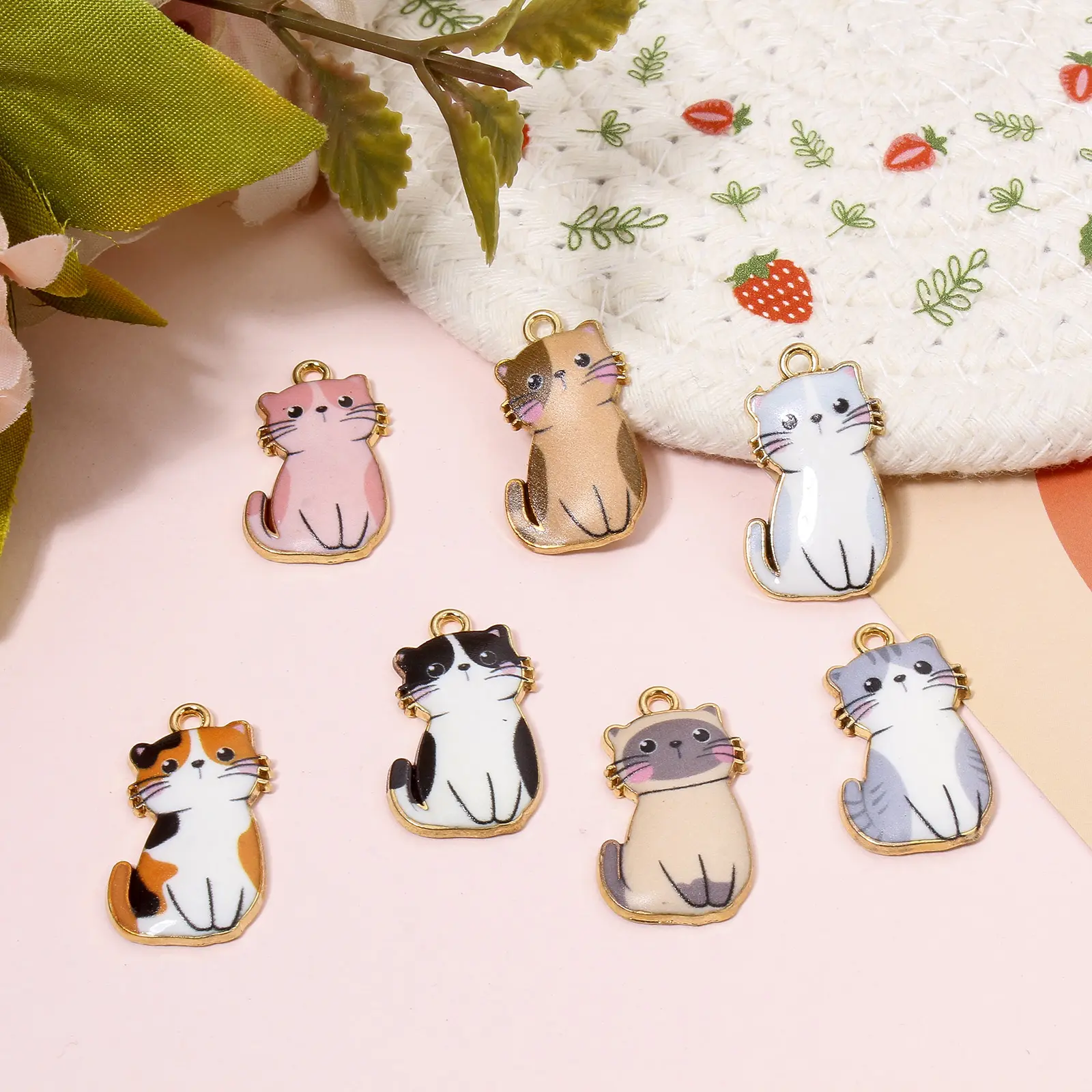 10 PCs Cat Animal Animal Enamel Zinc Based Alloy Charms Gold Color Metal Pendants  For DIY Jewelry Necklace Making 24mm x 14mm