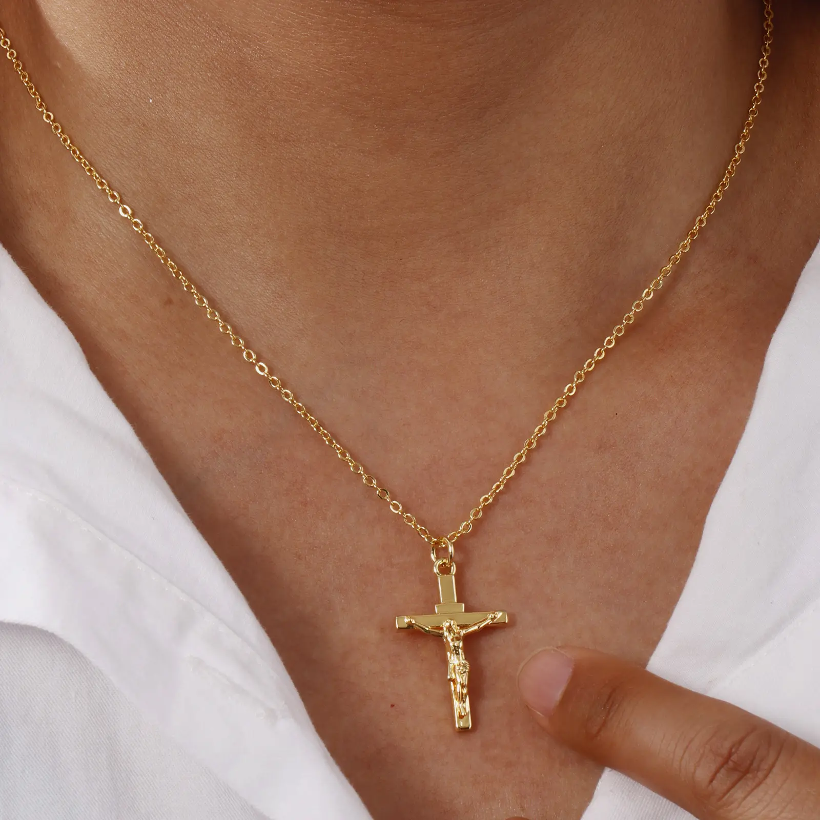 1 Piece Religious Cross Necklace 18K Real Gold Plated Brass Link Cable Chain Jesus Crucifix Pendant Charm Necklaces Unisex Gift