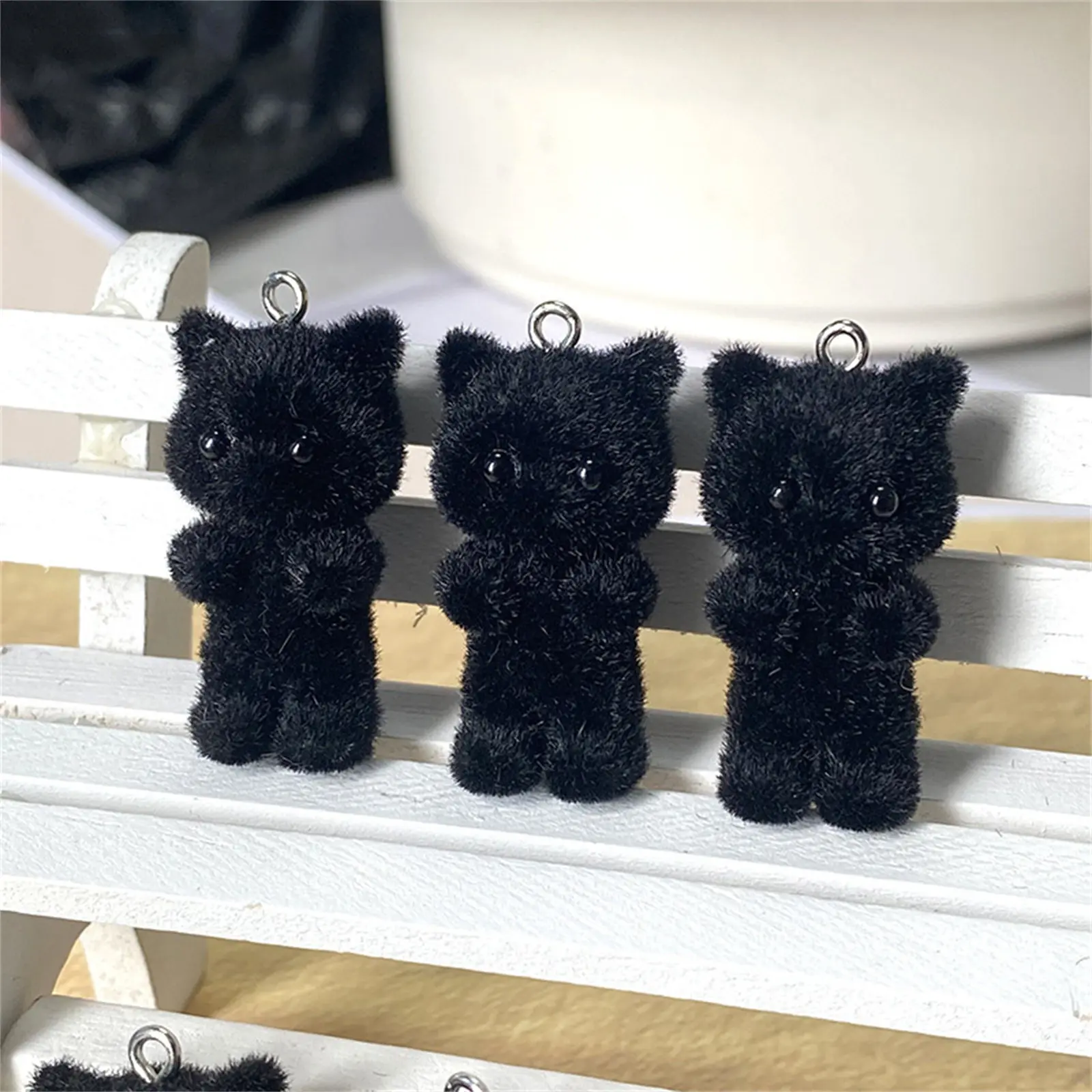 2 Piece Flocking Pendants Kawaii Cat Animal Chamrs For Keychain Necklace Pendant DIY Crafts Jewelry Making 3.2x1.8cm