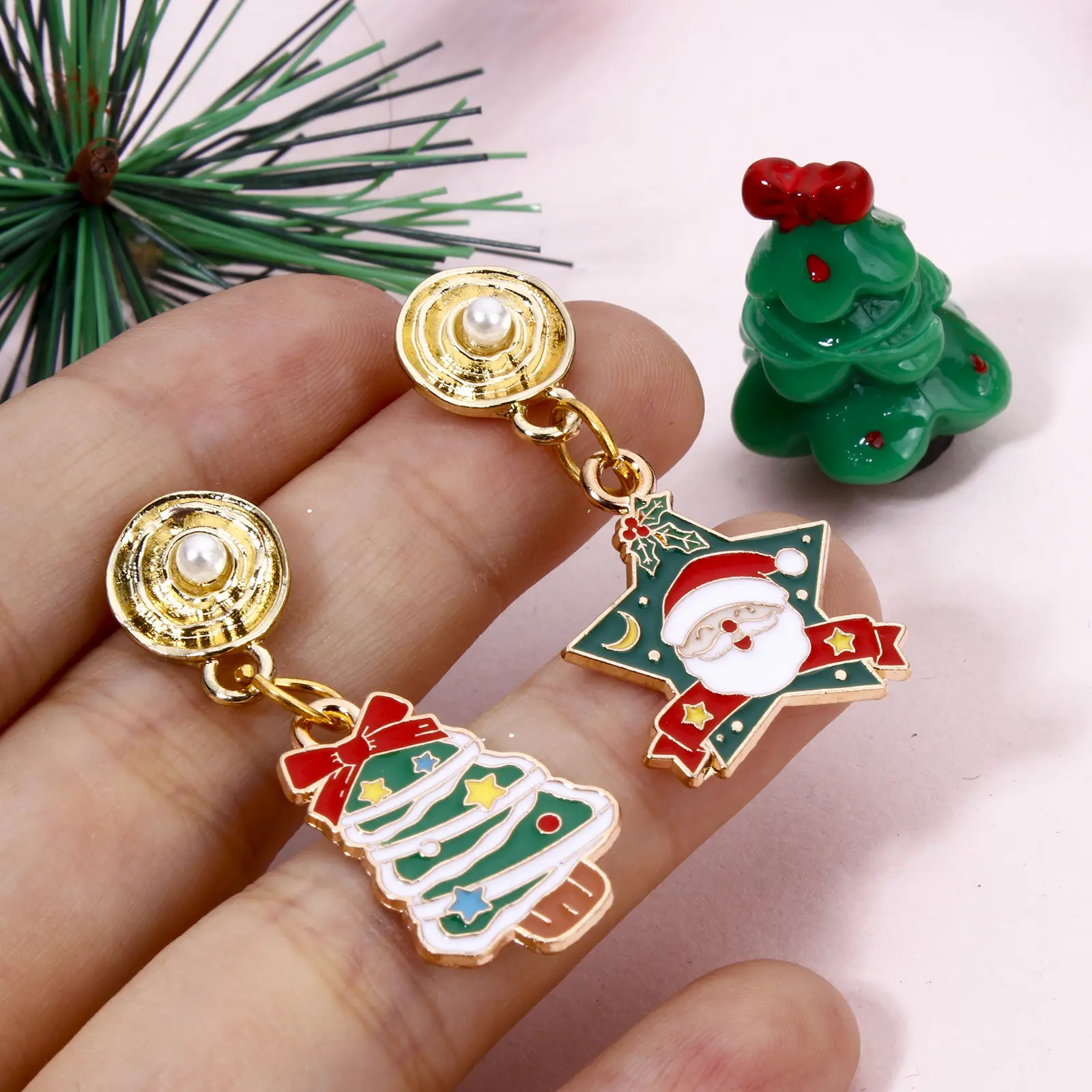 10 PCs Zinc Based Alloy Christmas Charms Gold Color Santa Claus Christmas Tree Enamel Pendants For DIY Earrings Necklaces Making