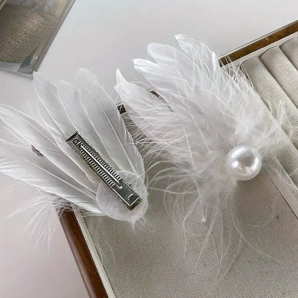 2pcs/Set White Black Color Feather Hair Clips Faux Pearl Metal Duckbill Barrettes Bride Ballerina Stage Hair Pins Girl Headdress