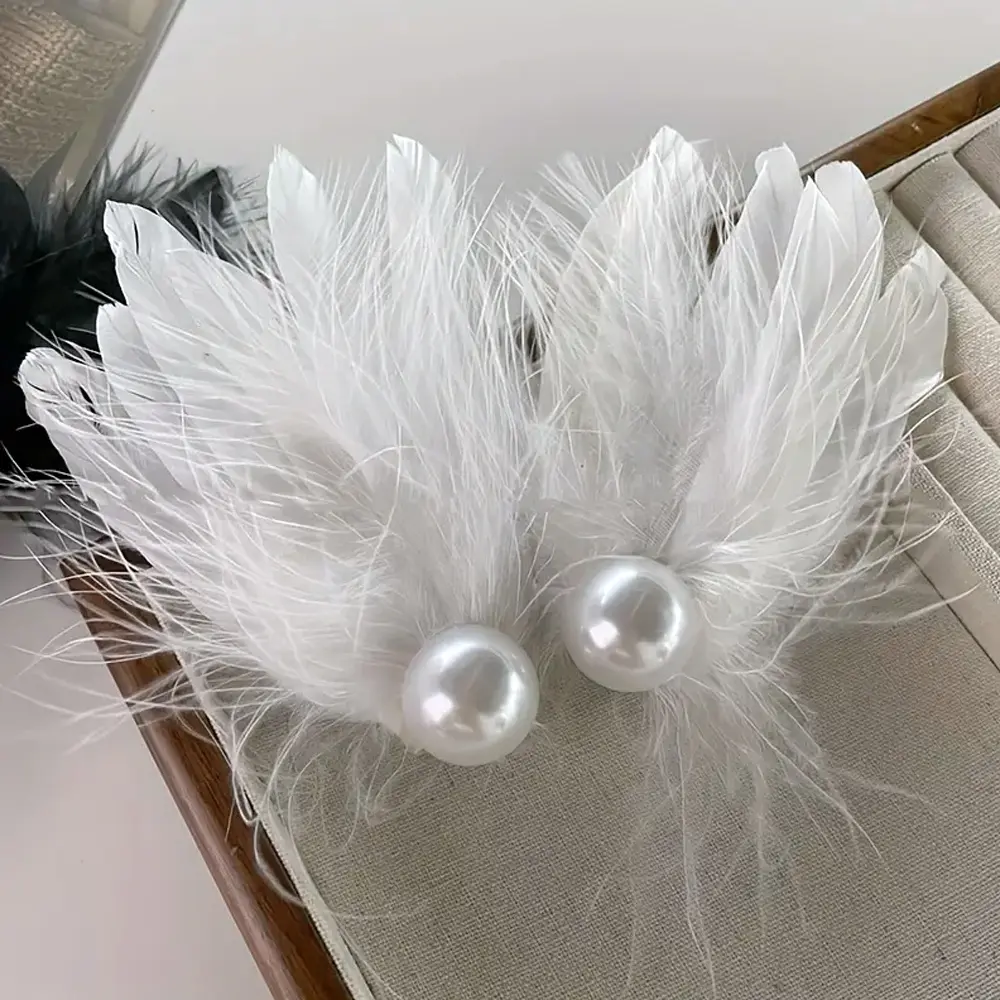 2pcs/Set White Black Color Feather Hair Clips Faux Pearl Metal Duckbill Barrettes Bride Ballerina Stage Hair Pins Girl Headdress