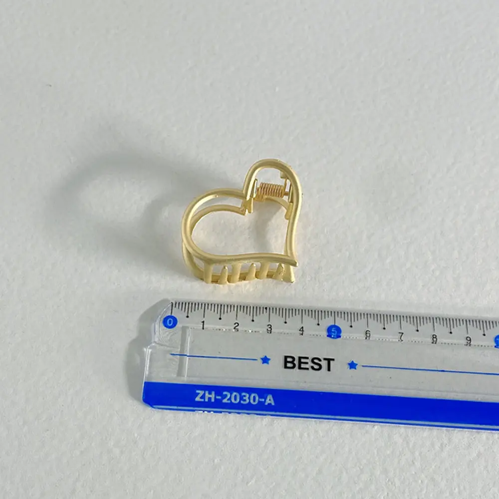 Small Size Heart Shaped Hair Claw Strong Hold Non-Slip Metal Geometric Shark Jaw Clamp For Women Girls Thin Hair Ponytail Holder