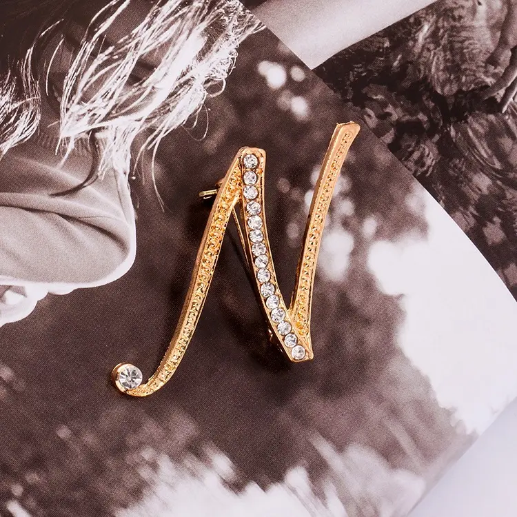 New Fashion Rhinestone 26 English Letters Pin Golden Color Brooches Trend Personality Clothing Accessories Women Gifts,1 Piece