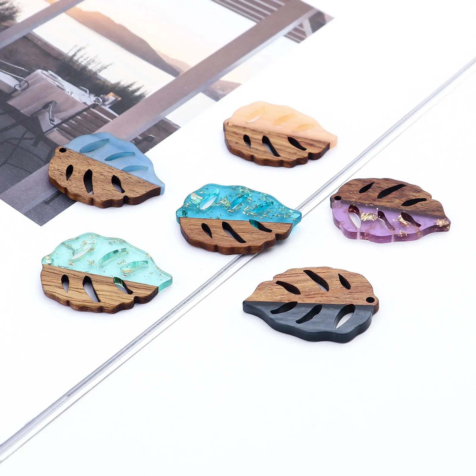 3 PCs/Lot Vintage Resin Wood Effect Leaf Pendants Wooden Plant Foil Charms For DIY Earring Charm Jewelry Making 3.7cm X 2.8cm