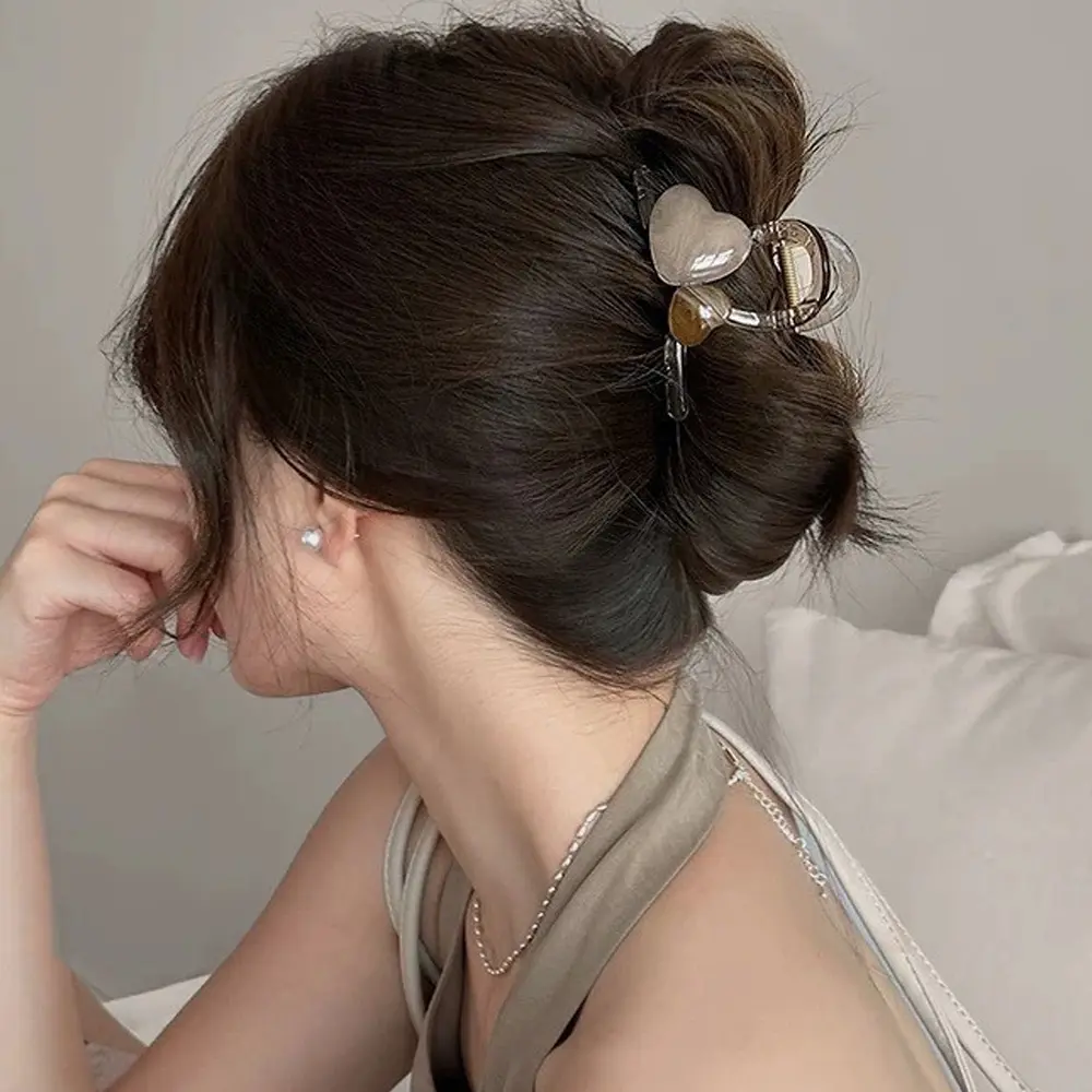 Ins Style Heart Hair Claws Medium Size Acrylic Jaw Clips Women Girls Ponytail Holder Barrettes Summer Beach Casual Headwear