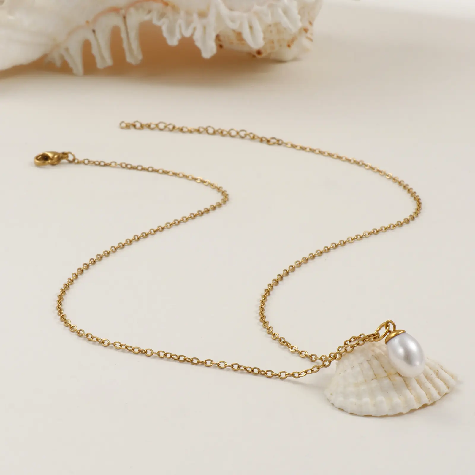 304 Stainless Steel Minimalist Elegant Natural Pearl Pendant Necklace 18K Gold Plated Oval Charm Necklace For Women Gift 45cm