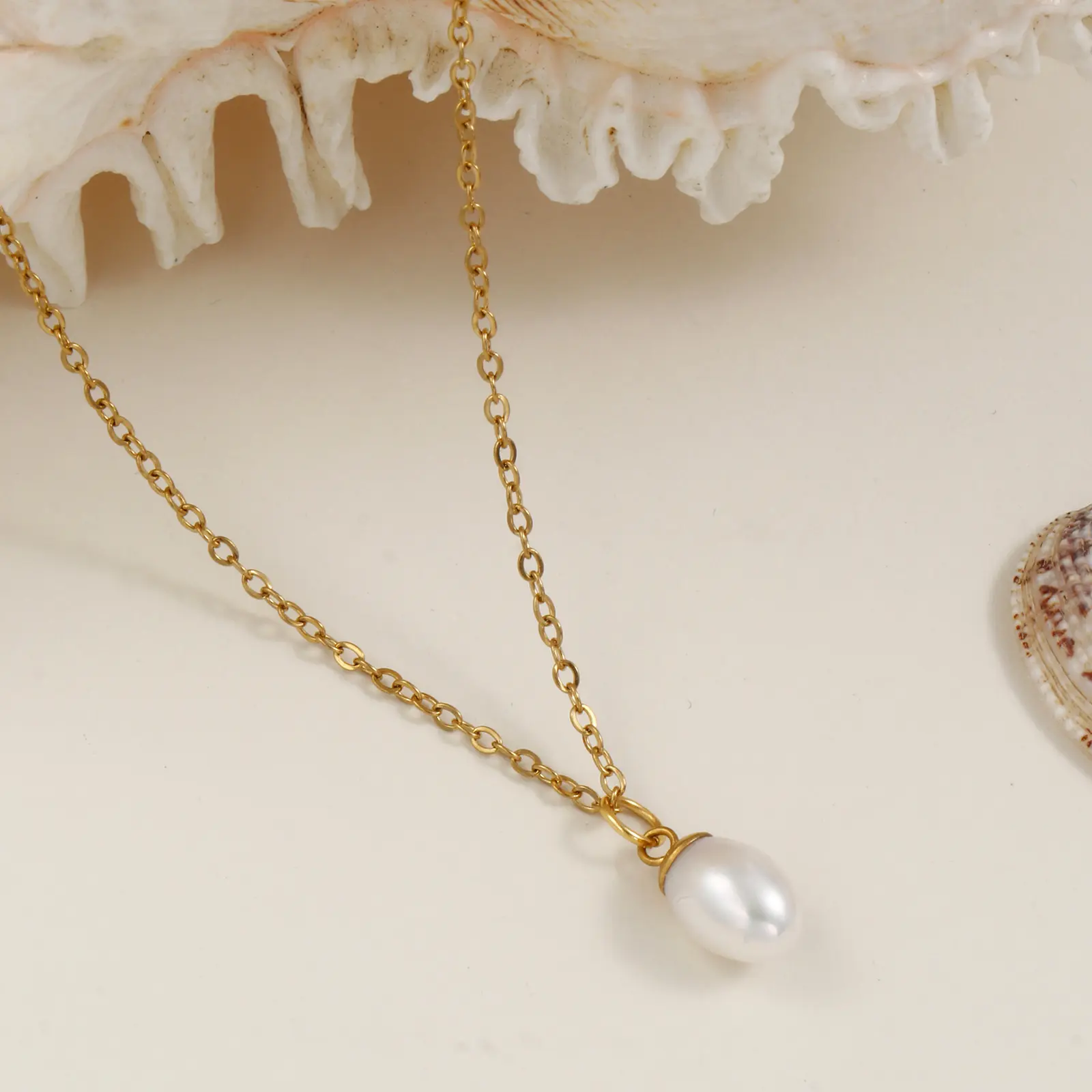 304 Stainless Steel Minimalist Elegant Natural Pearl Pendant Necklace 18K Gold Plated Oval Charm Necklace For Women Gift 45cm