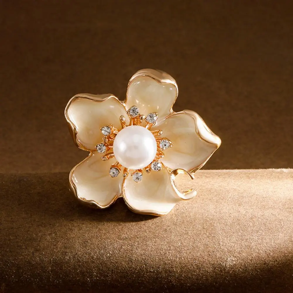 Exquisite Scarf Accessory Elegant Scarf Holder Elegant Rhinestone Flower Scarf Buckle Clip for Parties Events Clothing for Dates