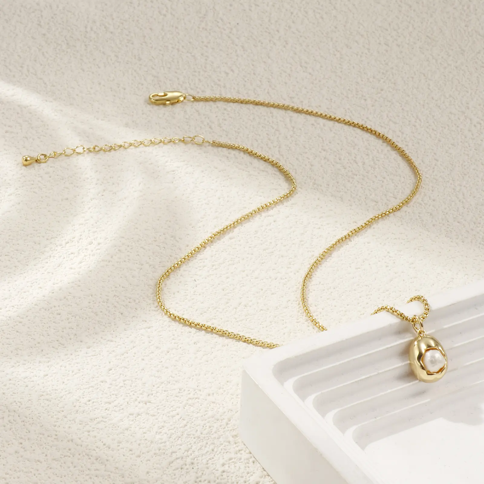 1 Piece Brass Necklace 18K Real Gold Plated Link Cable Chain Irregular Acrylic Imitation Pearl Pendant For Women Gift