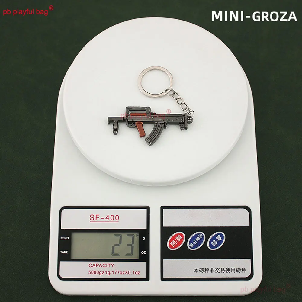 Mini CS Game Pendant P90 S686 DP-28 UZI  M249 Alloy Keychain Metal Gun Model Toy Accessories Christmas Gift Kids Gifts ZG370