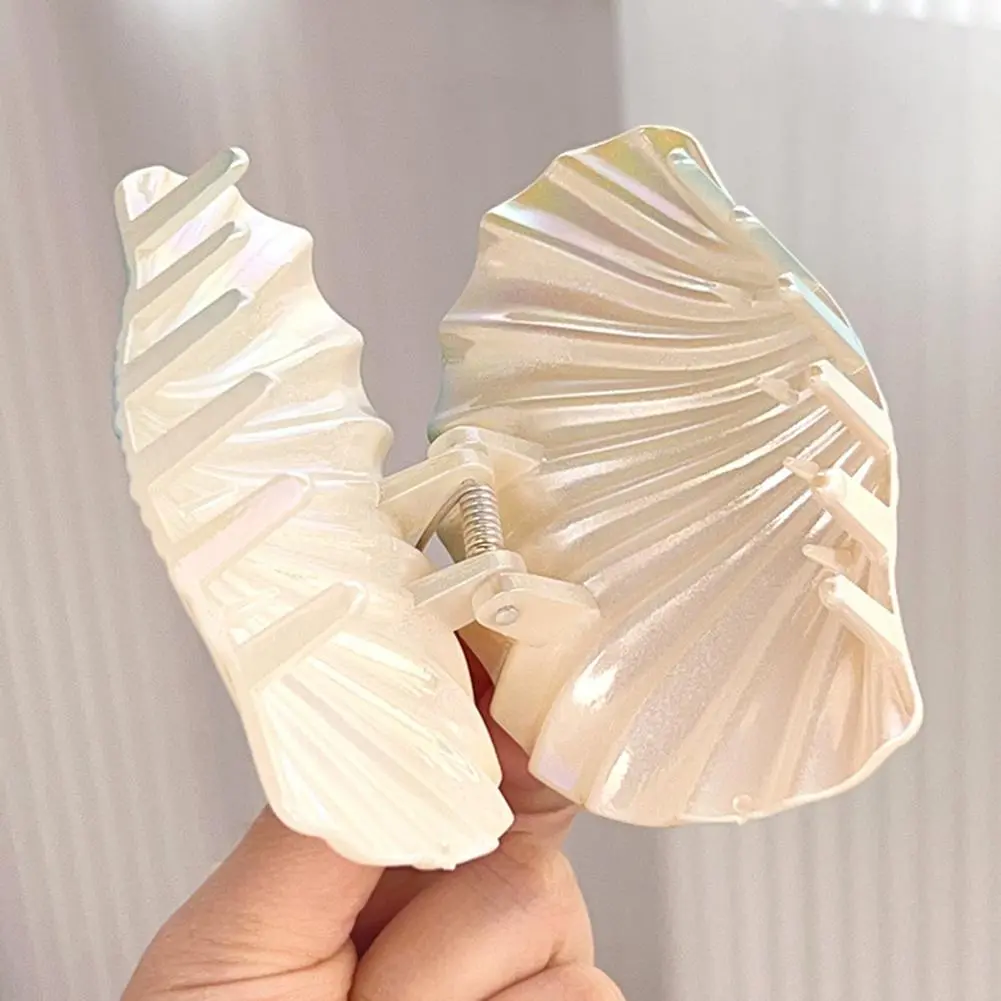 Strong Hold Hair Clip Hollow Design Hair Accessory Stylish Gradient Color Shell Shape Hair Claw with Strong for Back for Women