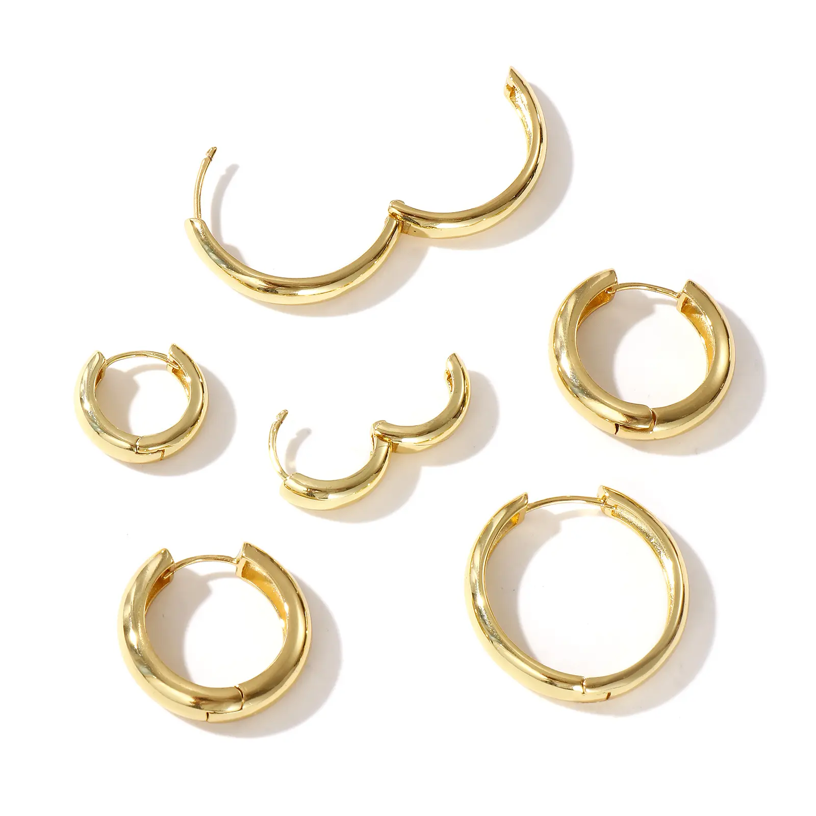 1 Pair Minimalist Exquisite 18K Gold Plated Brass Hoop Earrings For Women Men Party Gift