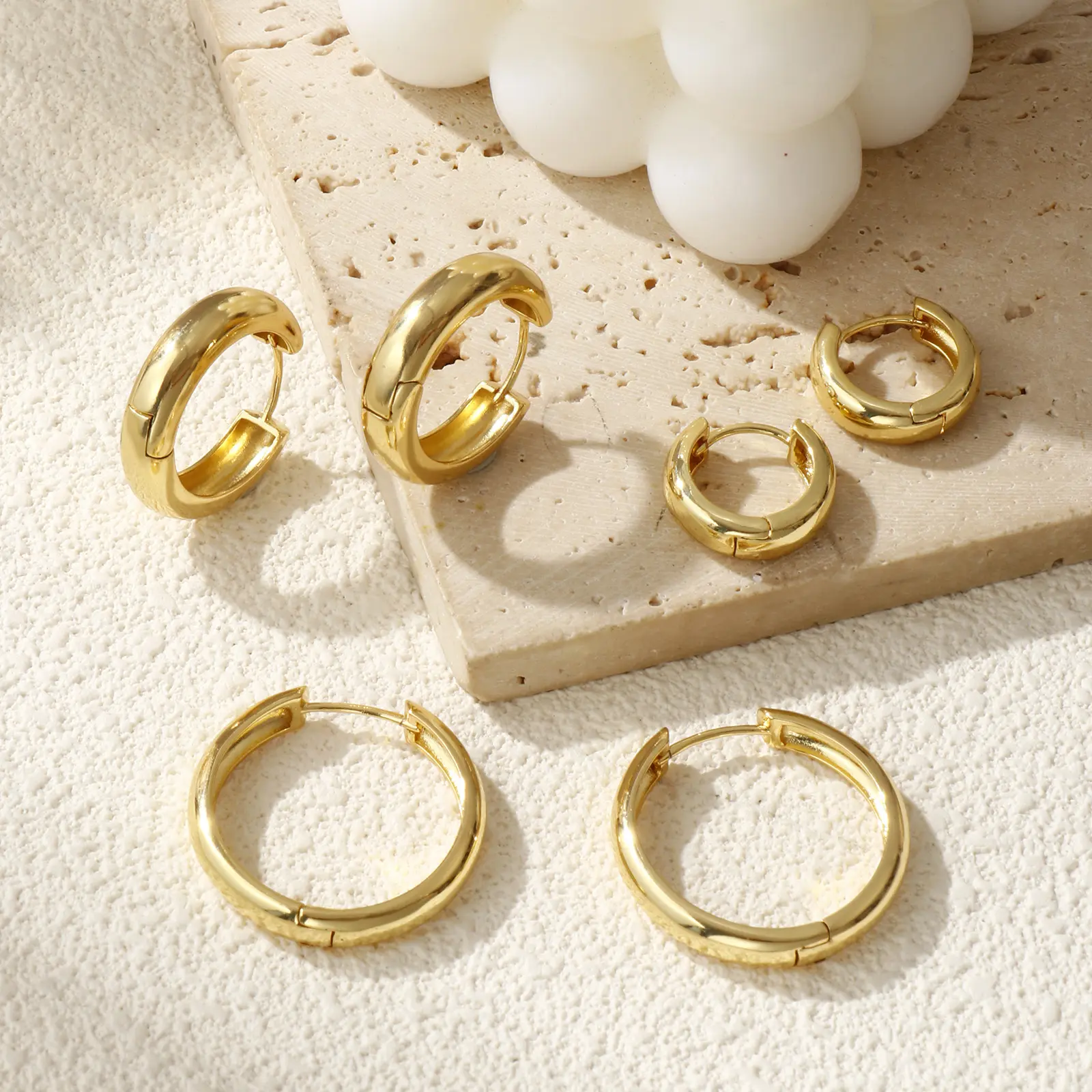 1 Pair Minimalist Exquisite 18K Gold Plated Brass Hoop Earrings For Women Men Party Gift