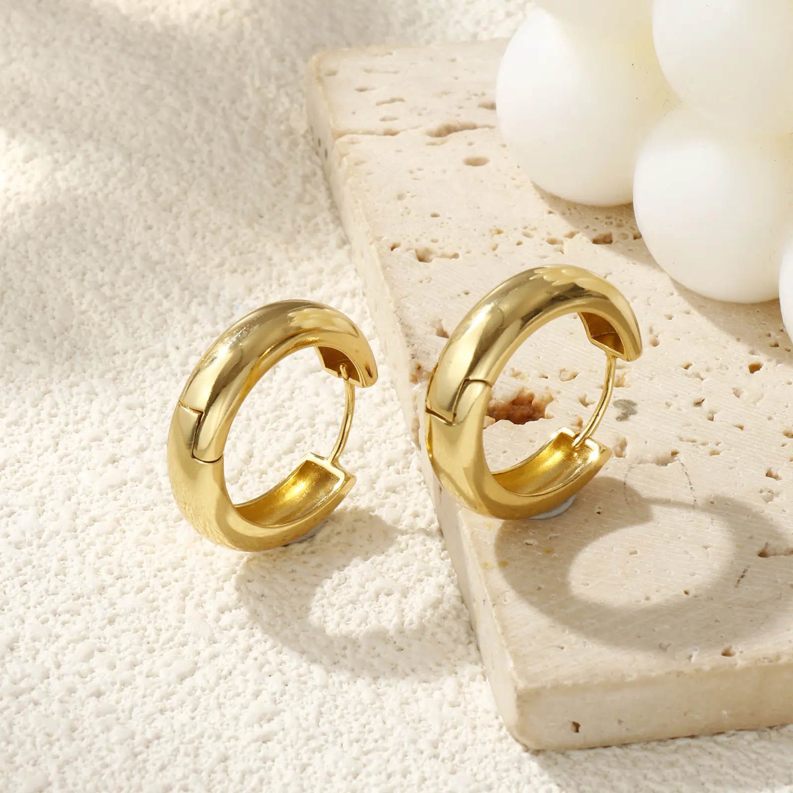 1 Pair Minimalist Exquisite 18K Gold Plated Brass Hoop Earrings For Women Men Party Gift