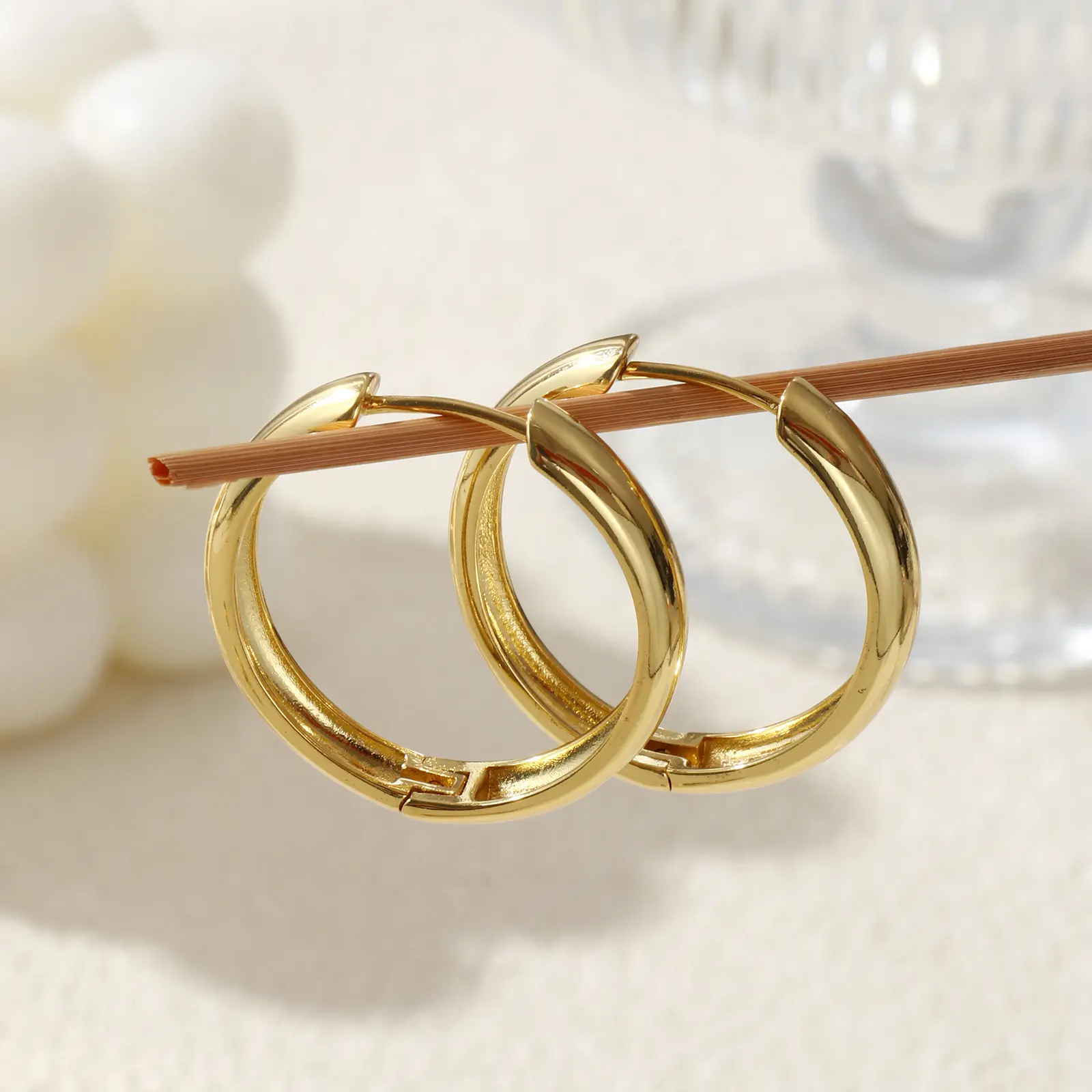 1 Pair Minimalist Exquisite 18K Gold Plated Brass Hoop Earrings For Women Men Party Gift
