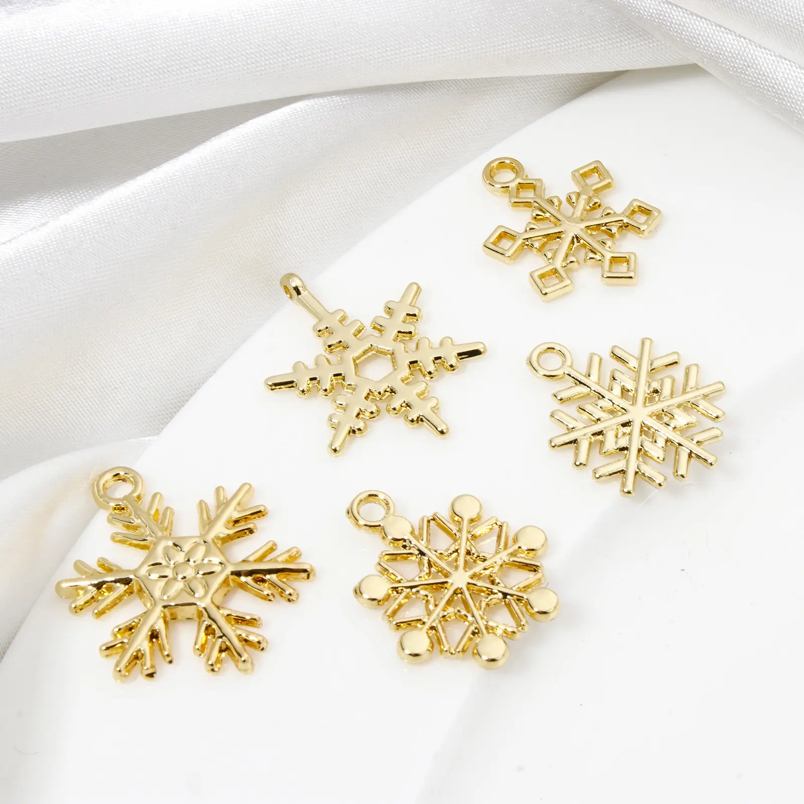 10 PCs Zinc Based Alloy Weather Collection Charms 18K Real Gold Plated Christmas Snowflake Pendants DIY Earrings Necklace Making